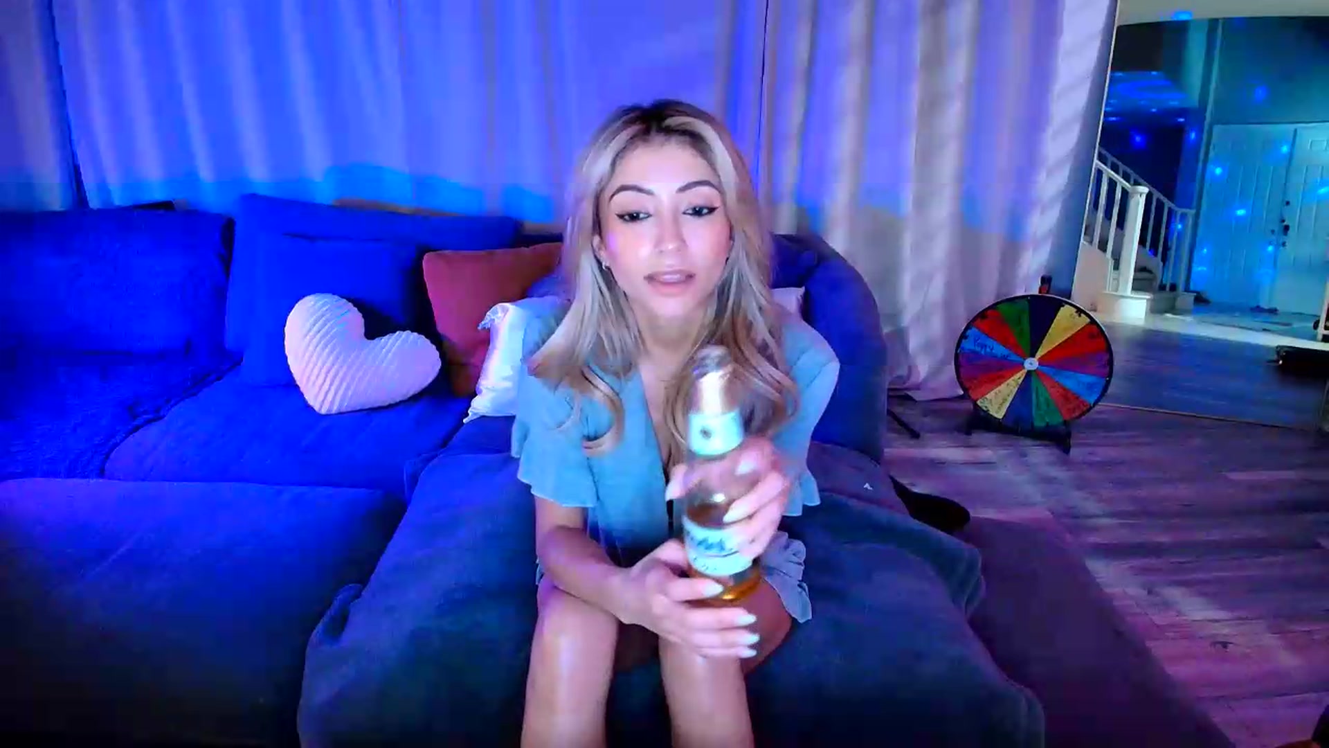 Gallery image thumbnail from kaydolll's myfreecams stream on, 06/24/2026, 06:37 image 11 of 20