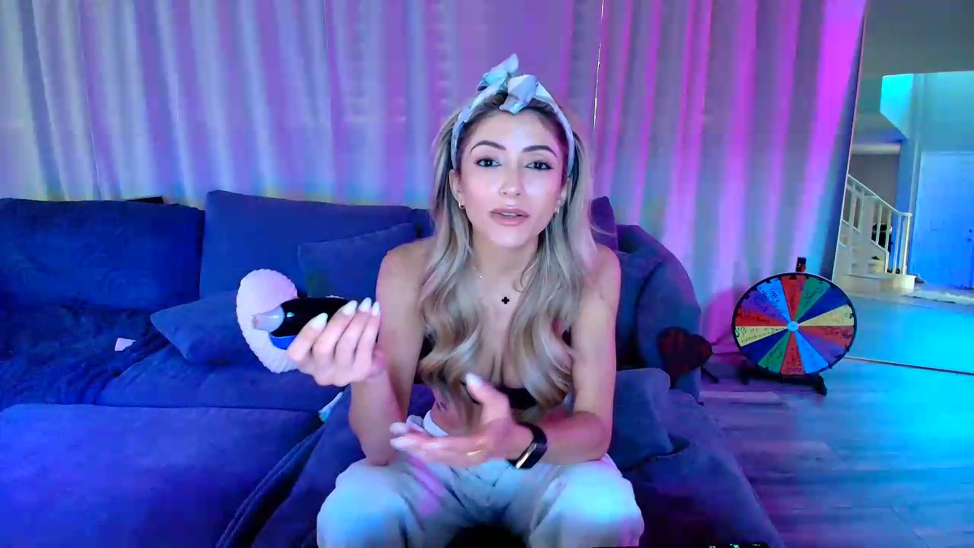 Gallery image thumbnail from kaydolll's myfreecams stream on, 06/25/2026, 24:03 image 18 of 20