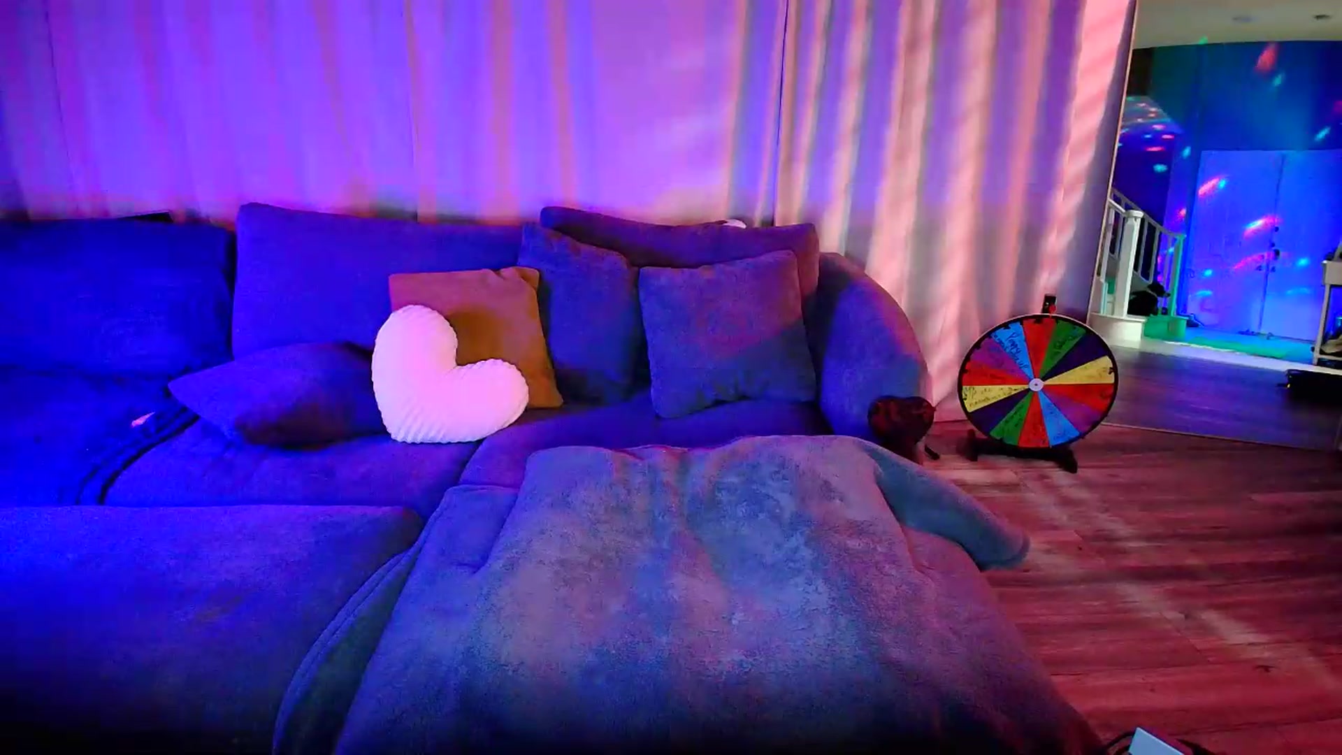 Gallery image thumbnail from kaydolll's myfreecams stream on, 06/25/2026, 05:33 image 7 of 20