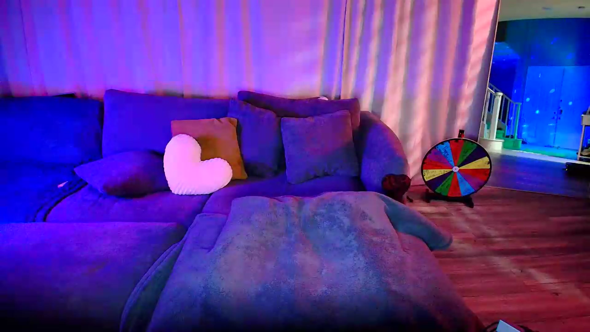 Gallery image thumbnail from kaydolll's myfreecams stream on, 06/25/2026, 05:33 image 10 of 20