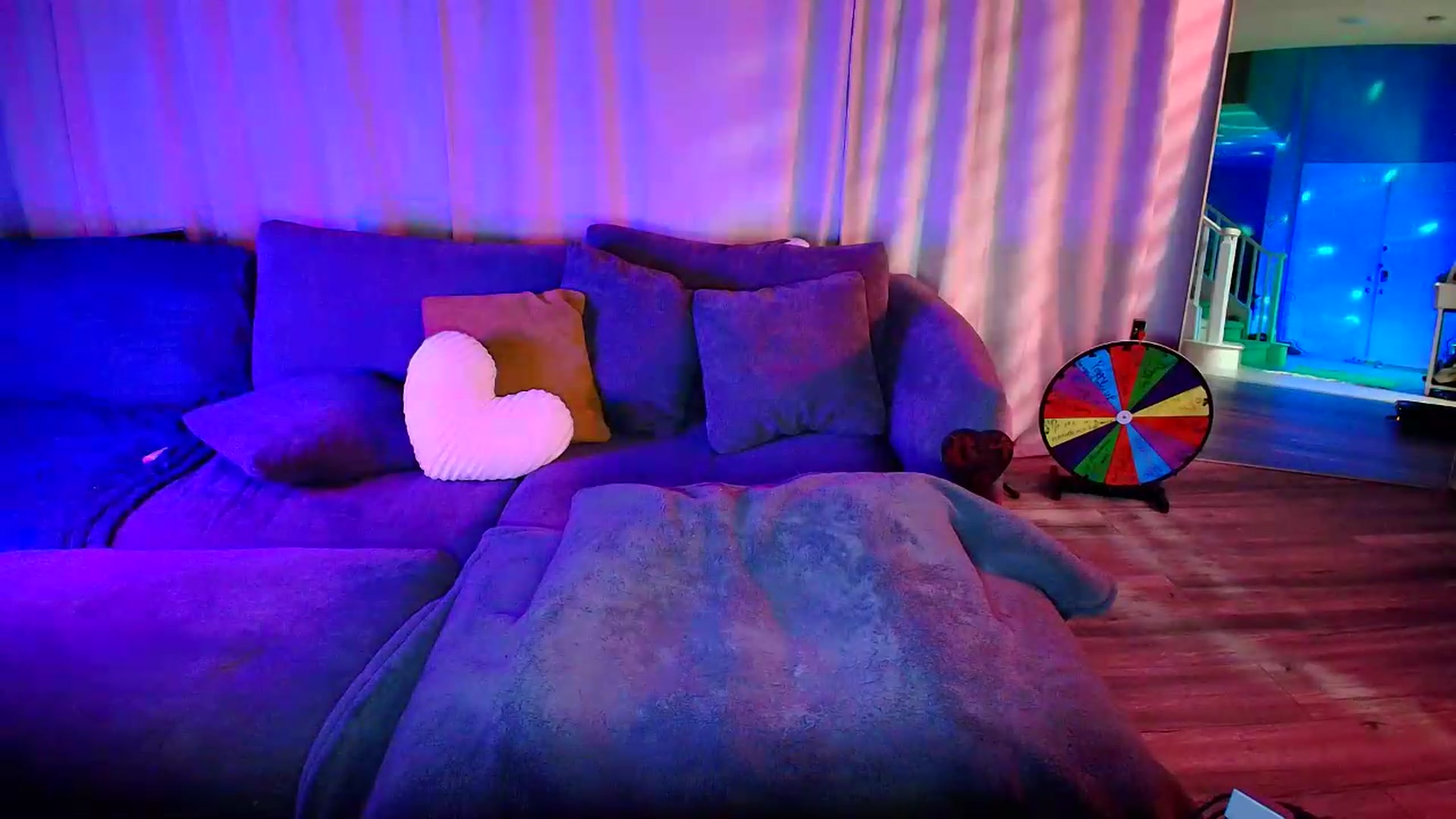 Gallery image thumbnail from kaydolll's myfreecams stream on, 06/25/2026, 05:33 image 8 of 20
