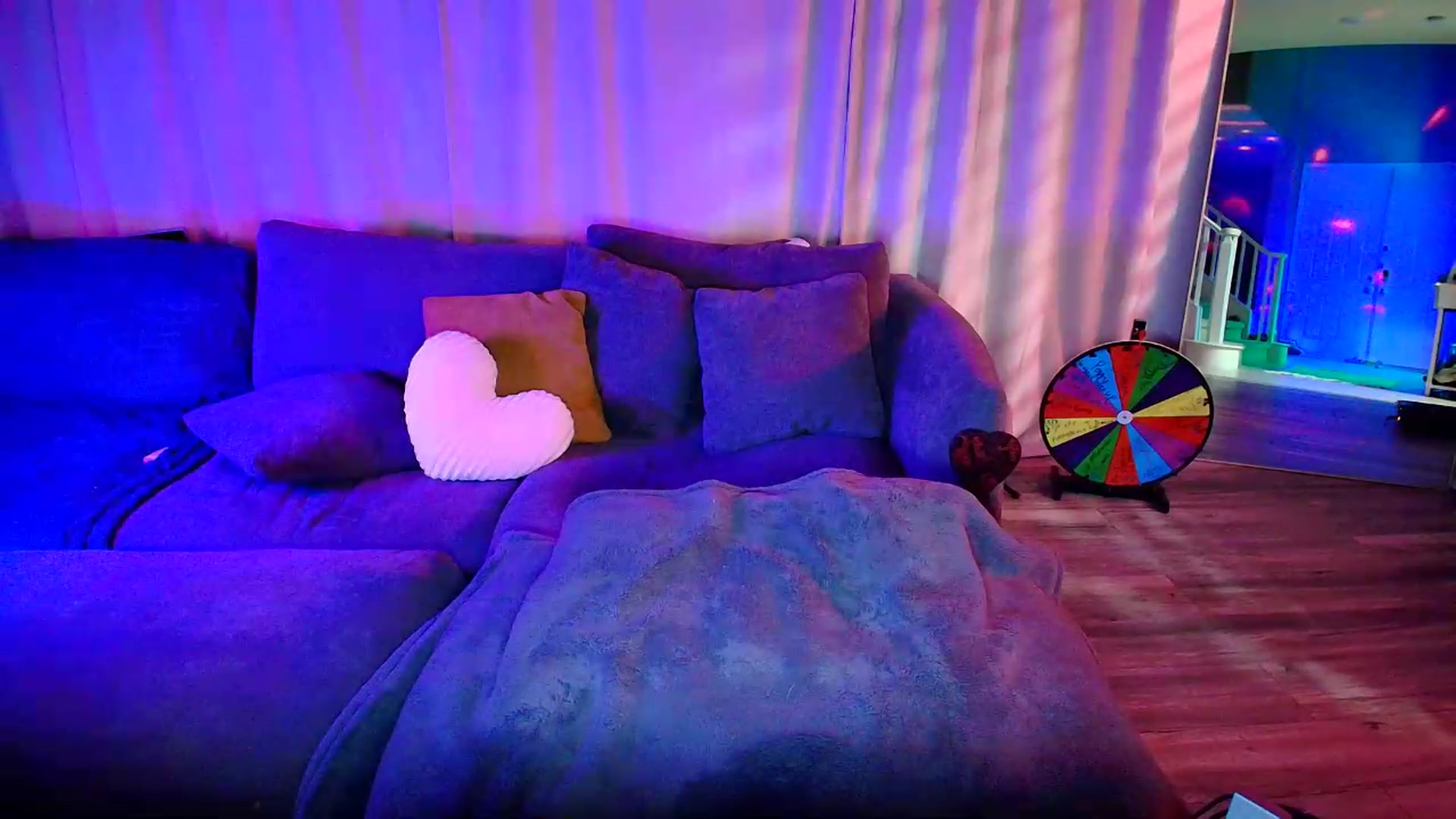 Gallery image thumbnail from kaydolll's myfreecams stream on, 06/25/2026, 05:33 image 19 of 20