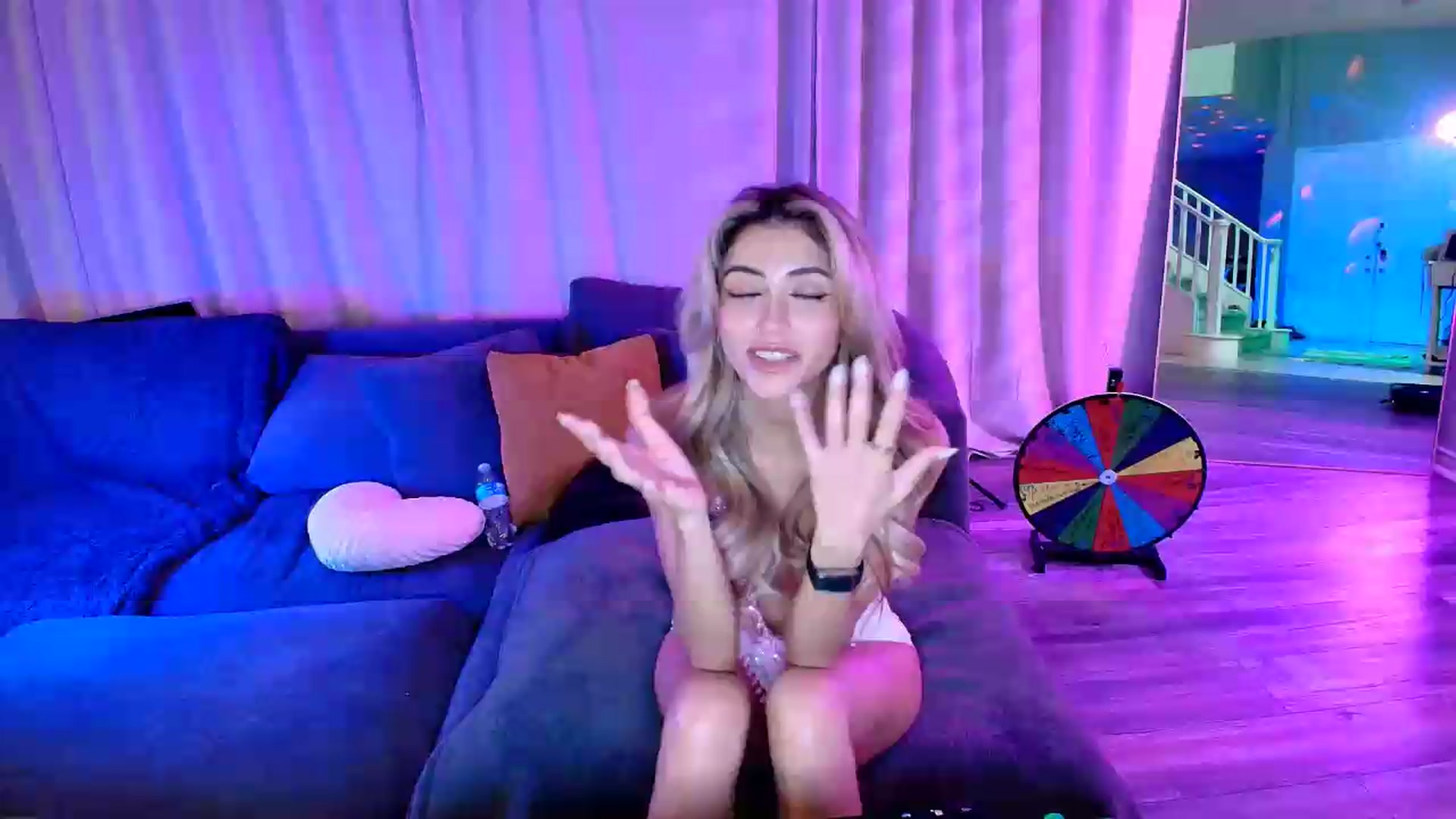 Gallery image thumbnail from kaydolll's myfreecams stream on, 06/29/2026, 09:34 image 16 of 20