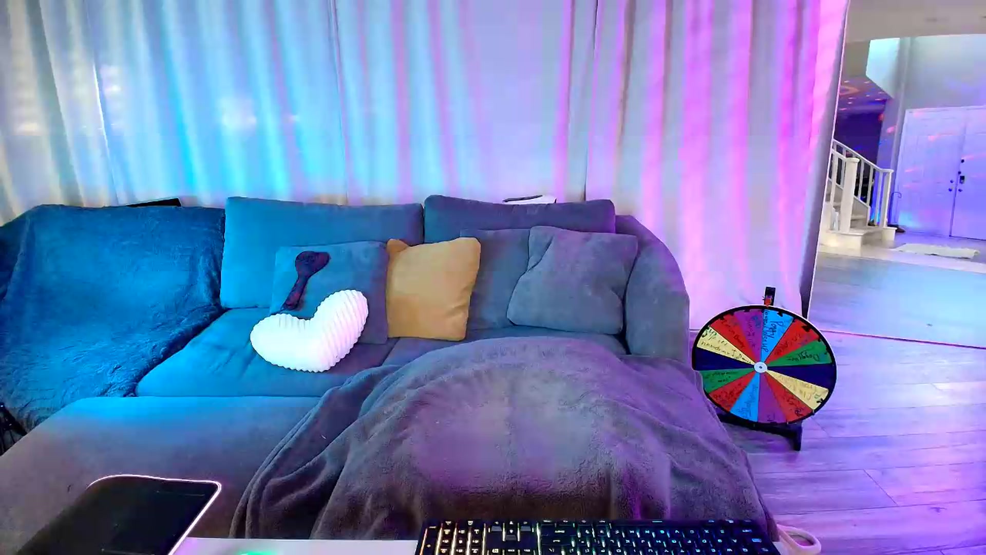 Gallery image thumbnail from kaydolll's myfreecams stream on, 07/01/2026, 02:01 image 6 of 20