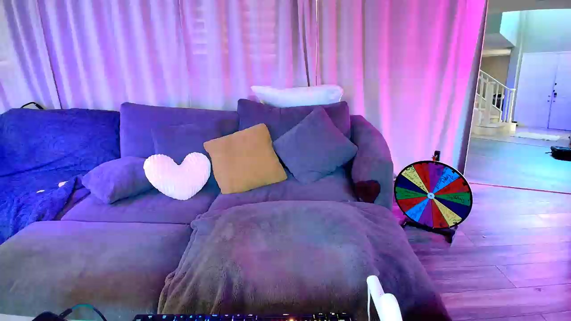 Gallery image thumbnail from kaydolll's myfreecams stream on, 07/11/2026, 24:01 image 20 of 20