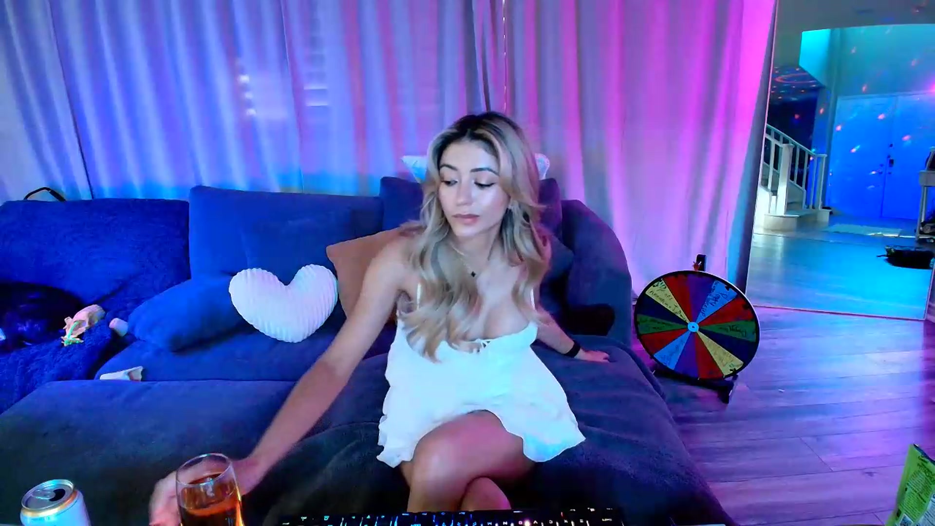 Gallery image thumbnail from kaydolll's myfreecams stream on, 07/11/2026, 03:00 image 14 of 20