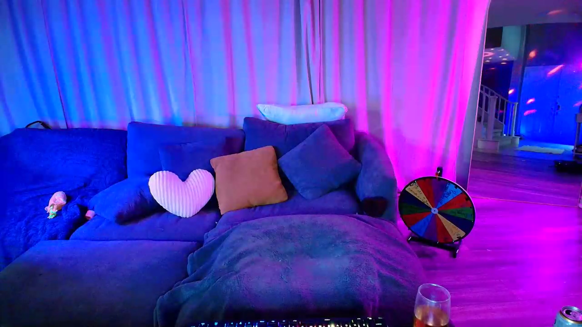 Gallery image thumbnail from kaydolll's myfreecams stream on, 07/11/2026, 04:40 image 10 of 20