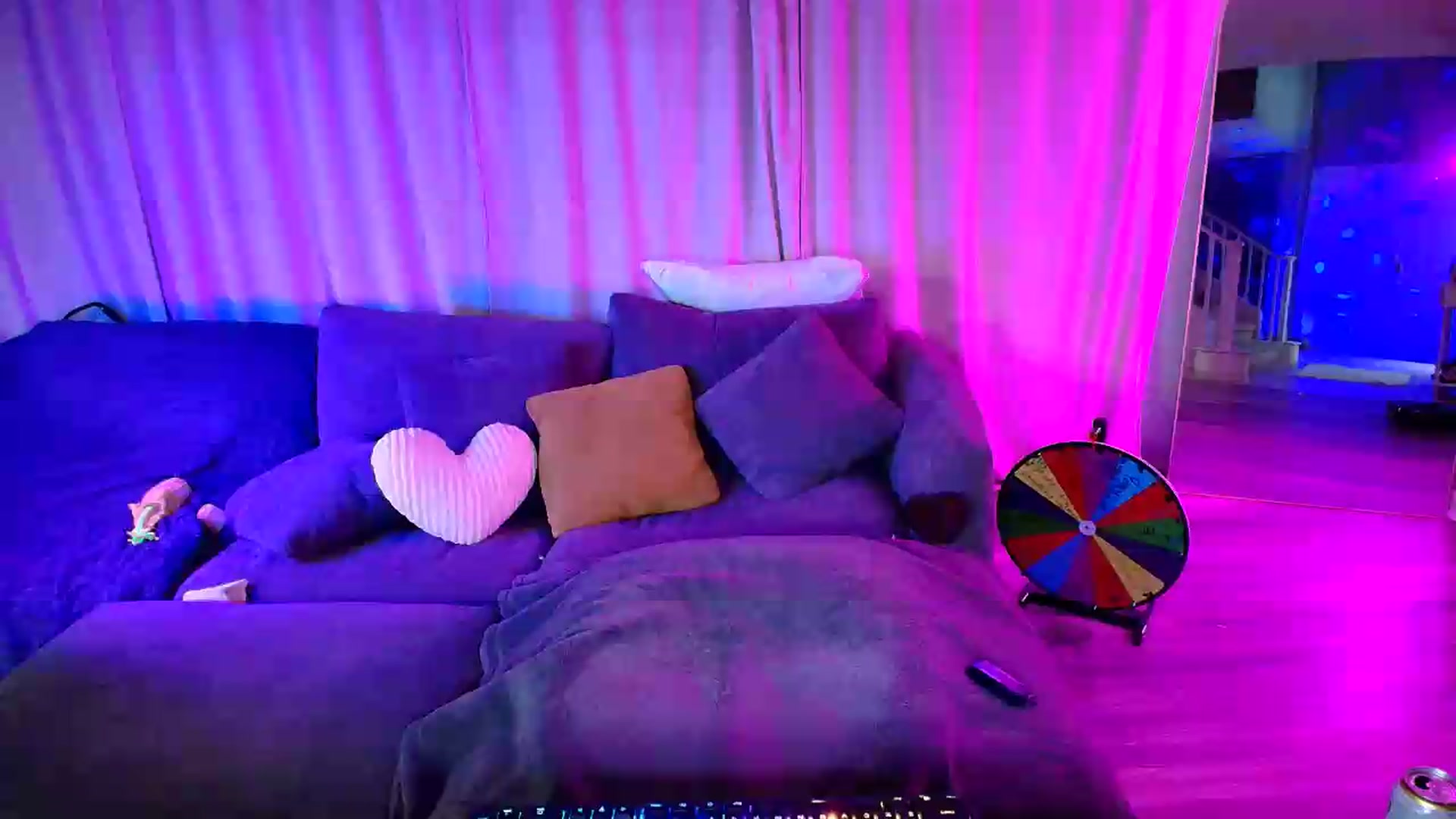 Gallery image thumbnail from kaydolll's myfreecams stream on, 07/11/2026, 04:40 image 1 of 20