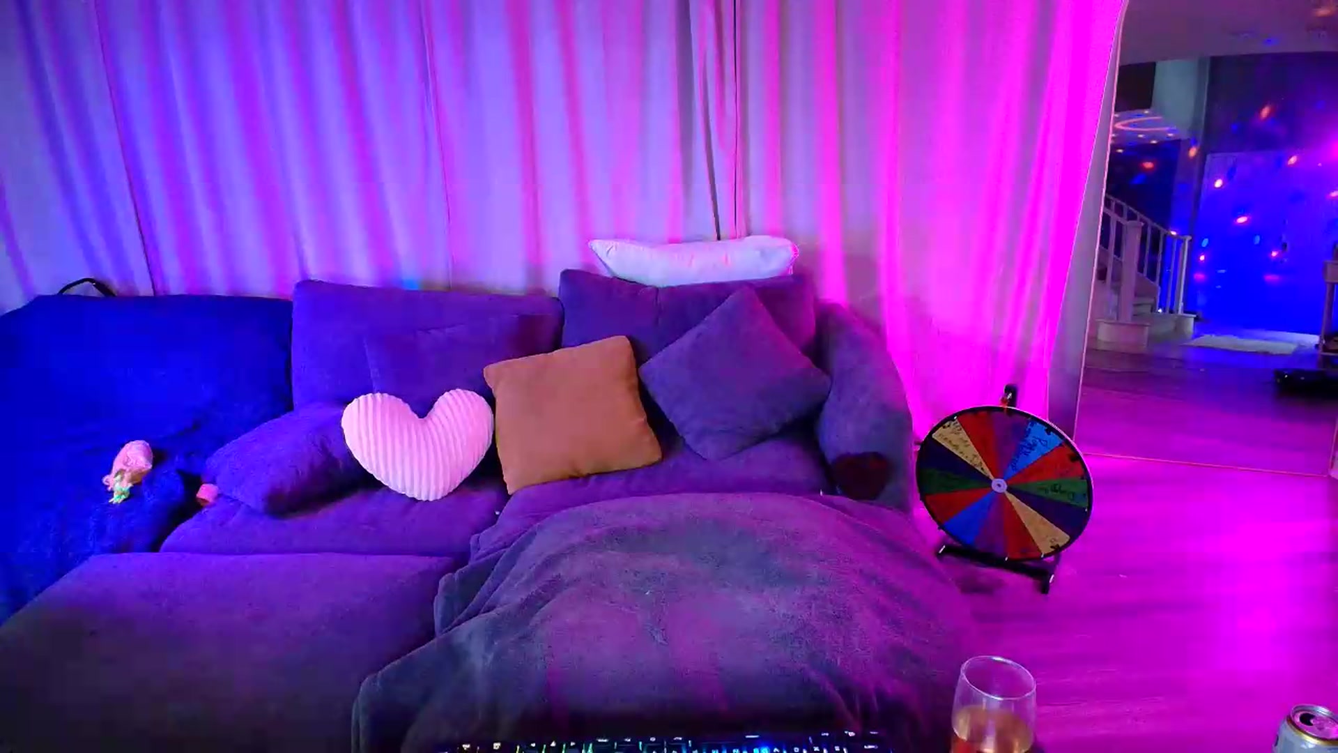 Gallery image thumbnail from kaydolll's myfreecams stream on, 07/11/2026, 04:40 image 9 of 20
