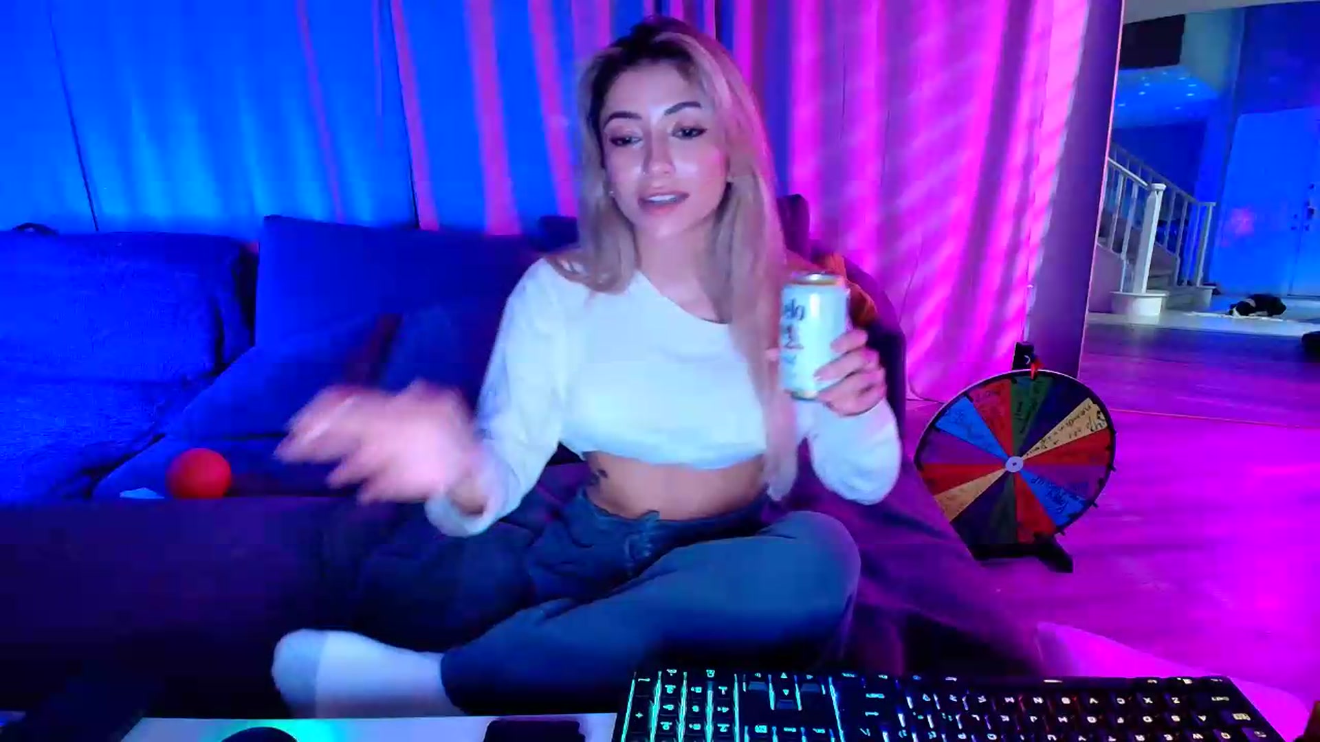 Gallery image thumbnail from kaydolll's myfreecams stream on, 07/21/2026, 06:00 image 9 of 20