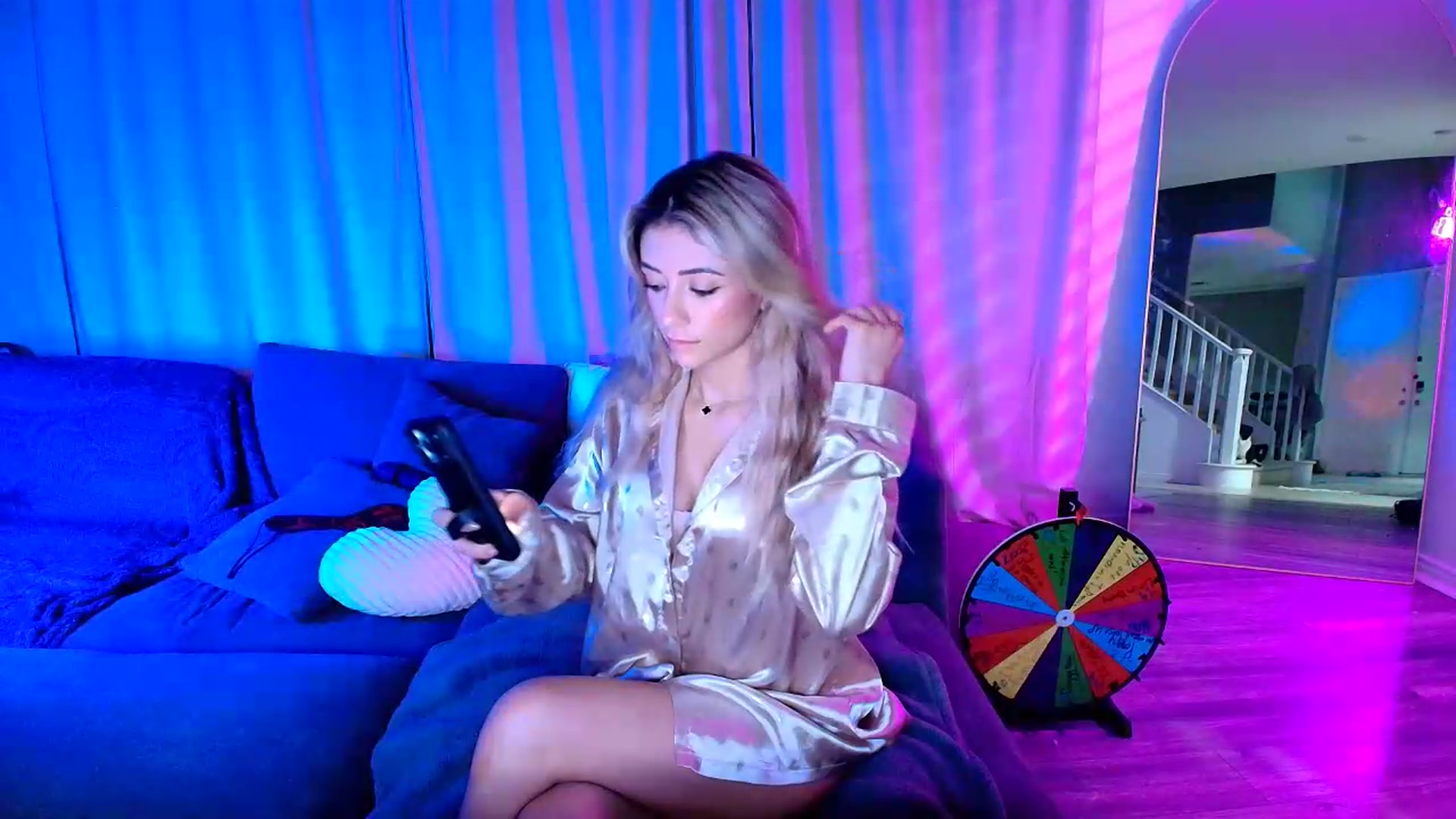 Gallery image thumbnail from kaydolll's myfreecams stream on, 07/22/2026, 06:45 image 10 of 20
