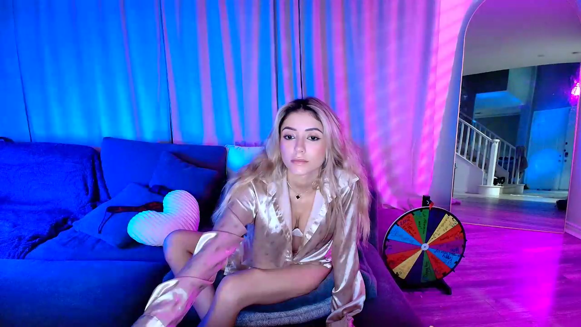 Gallery image thumbnail from kaydolll's myfreecams stream on, 07/22/2026, 06:45 image 14 of 20
