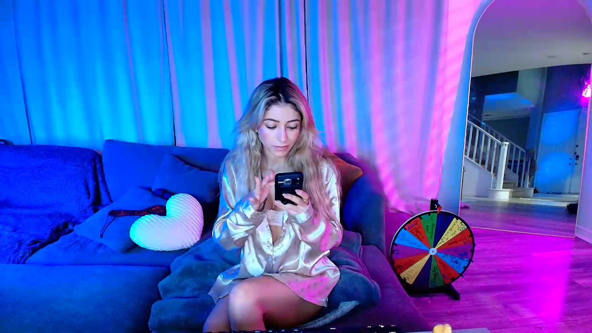 Gallery image thumbnail from kaydolll's myfreecams stream on, 07/22/2026, 06:45 image 18 of 20