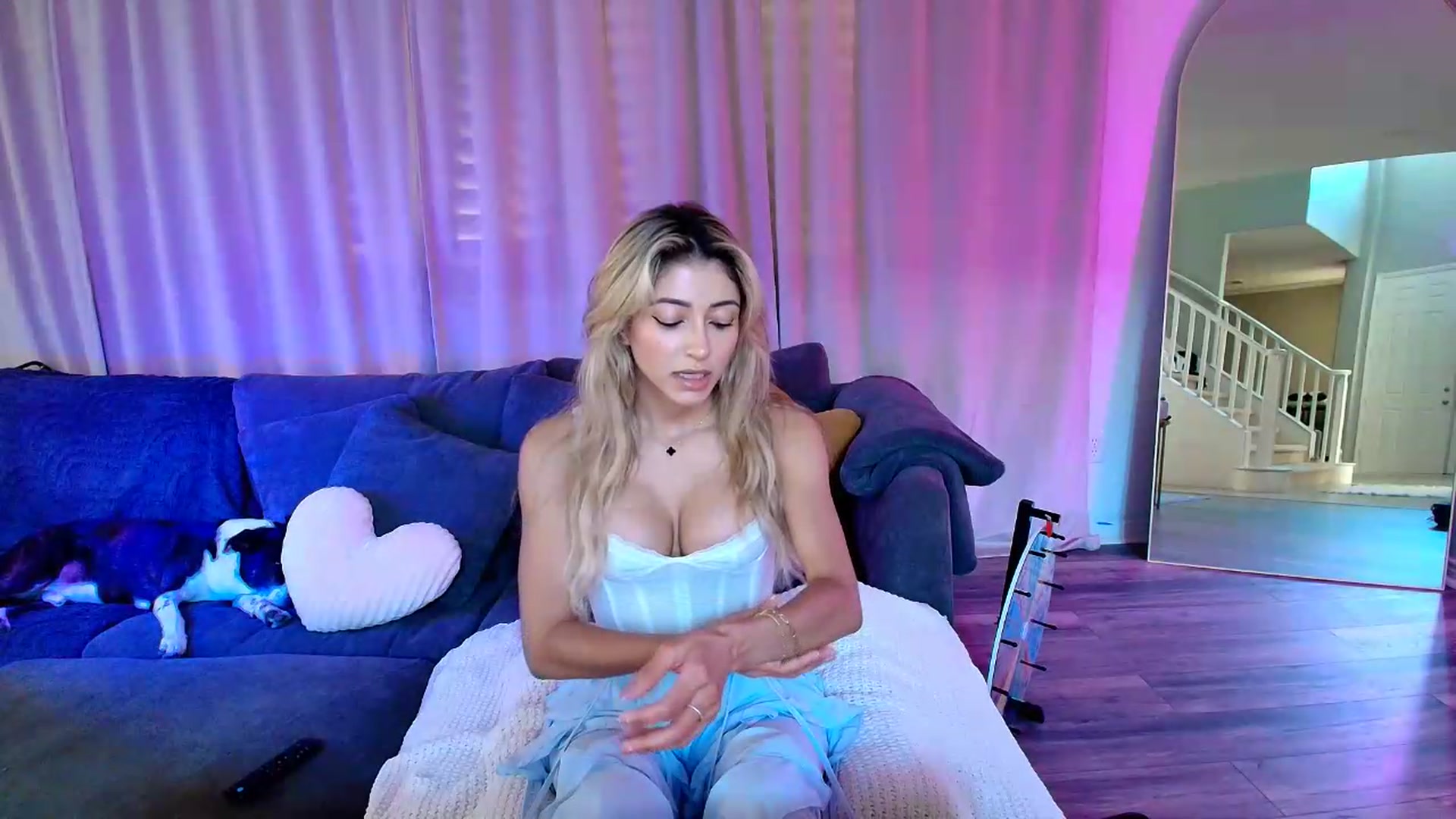 Gallery image thumbnail from kaydolll's myfreecams stream on, 07/24/2026, 24:59 image 4 of 20