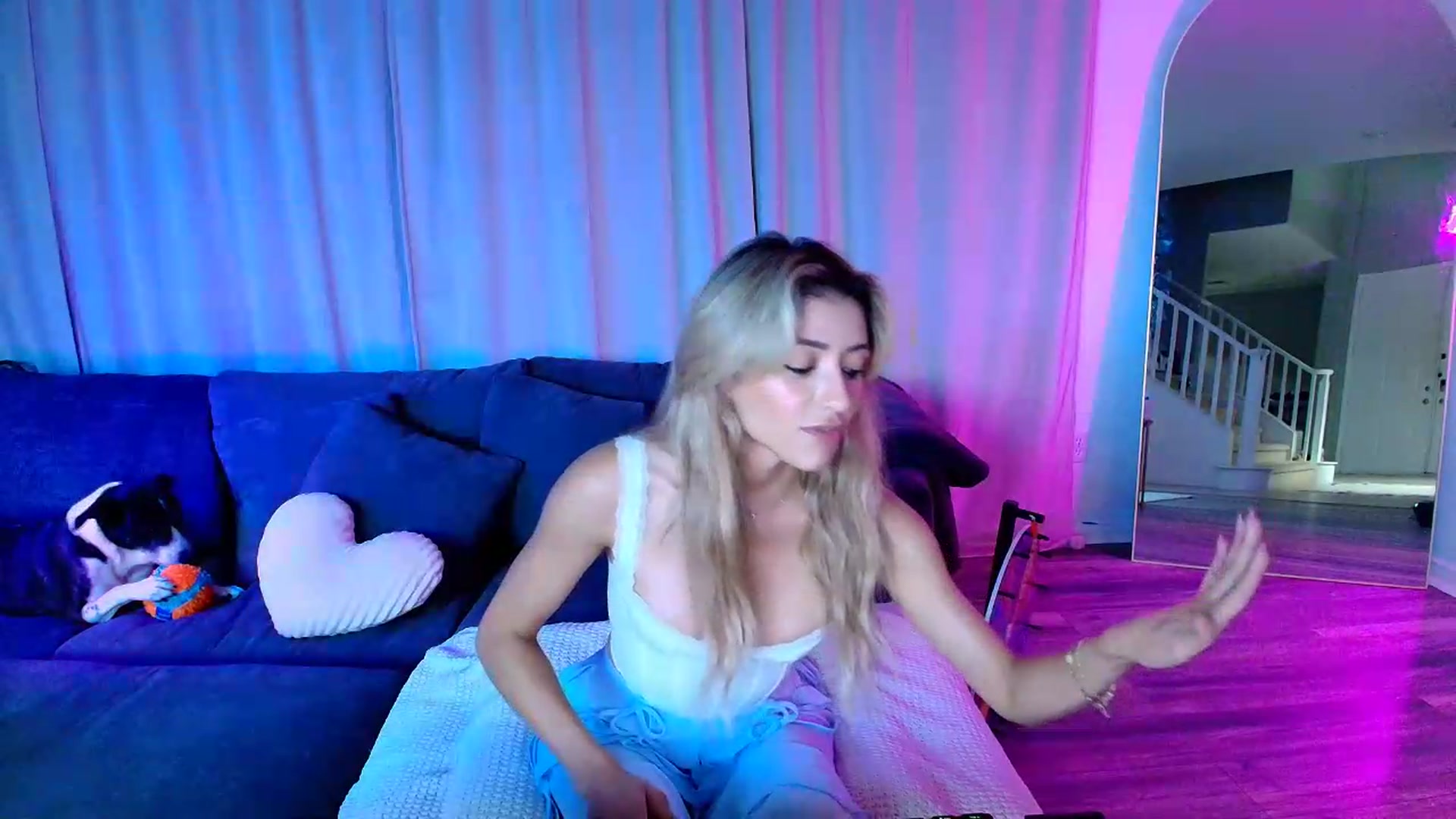 Gallery image thumbnail from kaydolll's myfreecams stream on, 07/24/2026, 03:31 image 9 of 20
