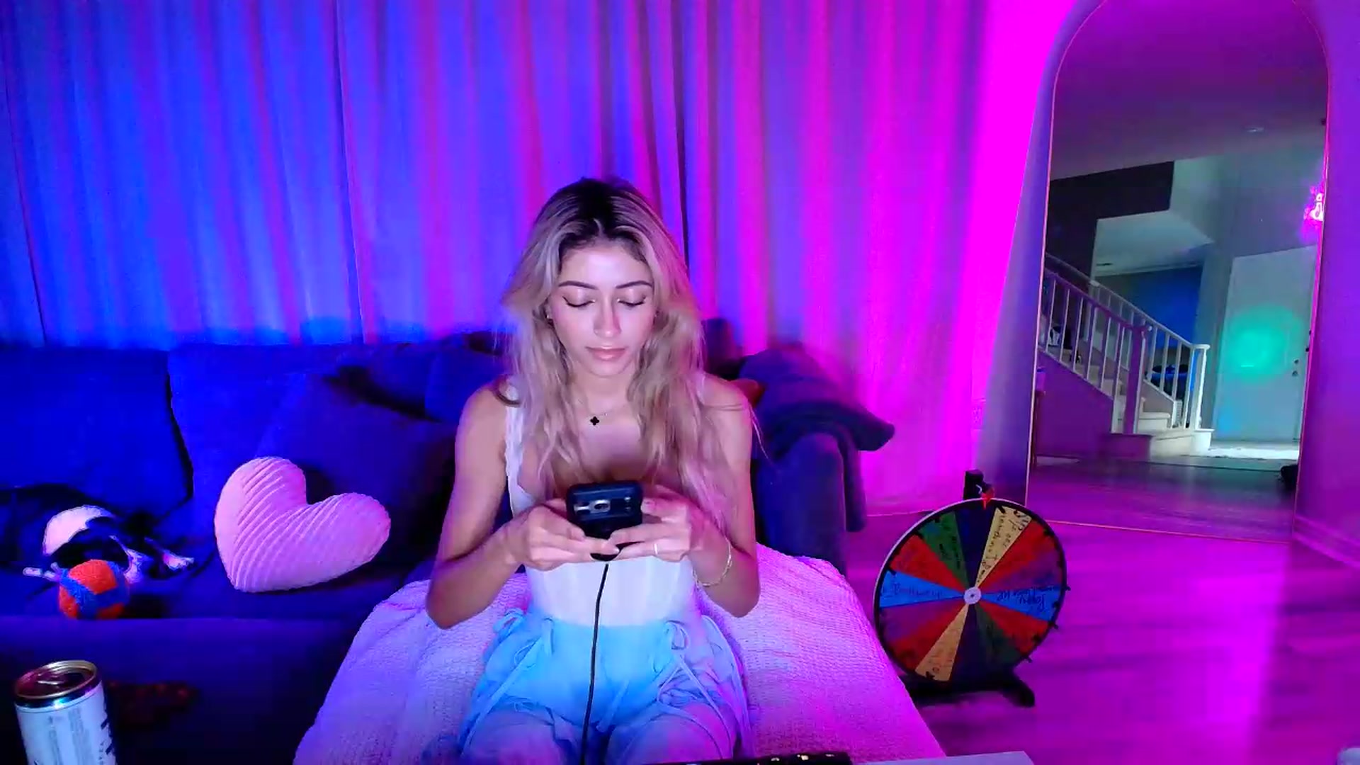 Gallery image thumbnail from kaydolll's myfreecams stream on, 07/24/2026, 04:07 image 12 of 20