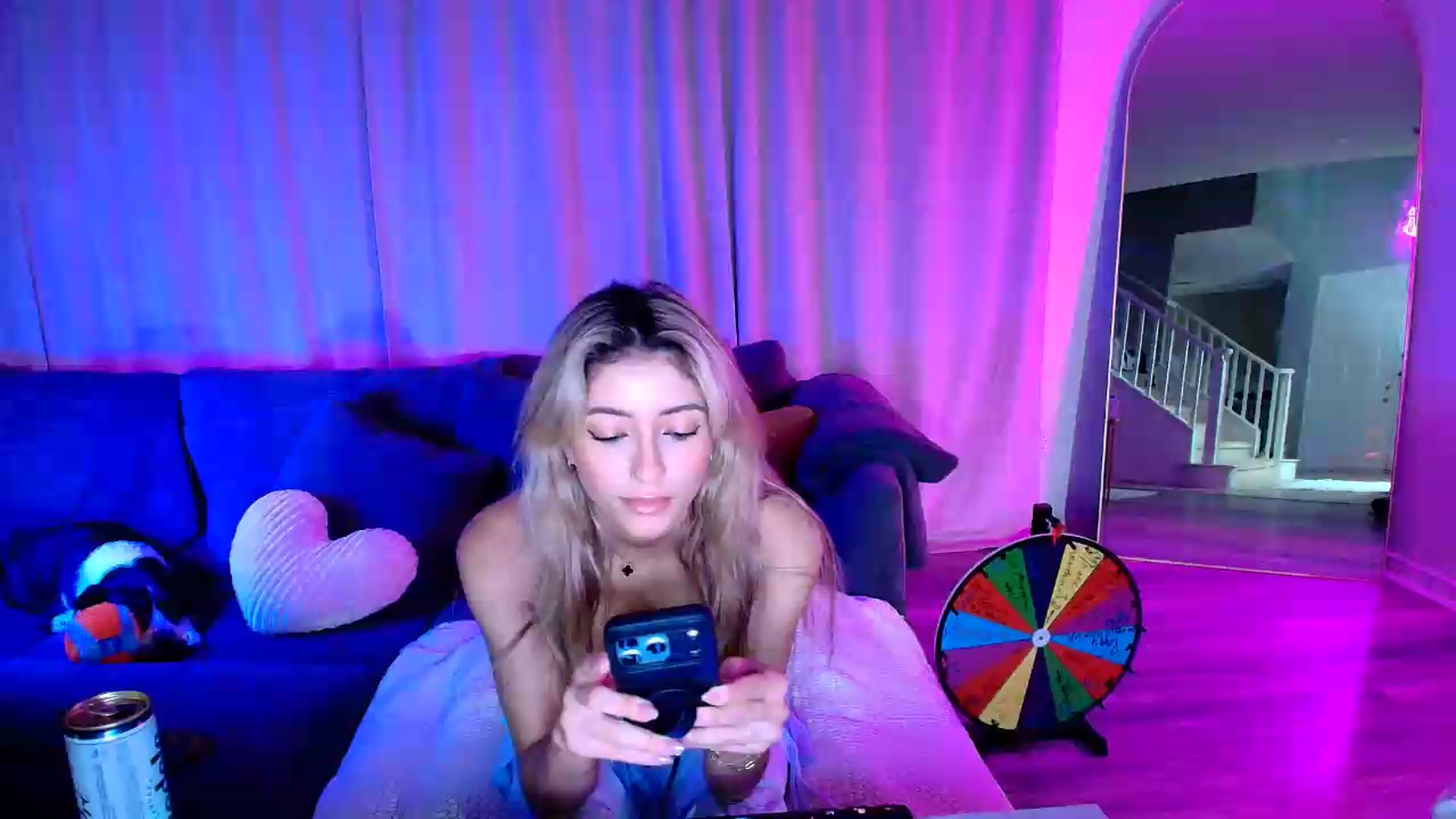 Gallery image thumbnail from kaydolll's myfreecams stream on, 07/24/2026, 04:07 image 16 of 20