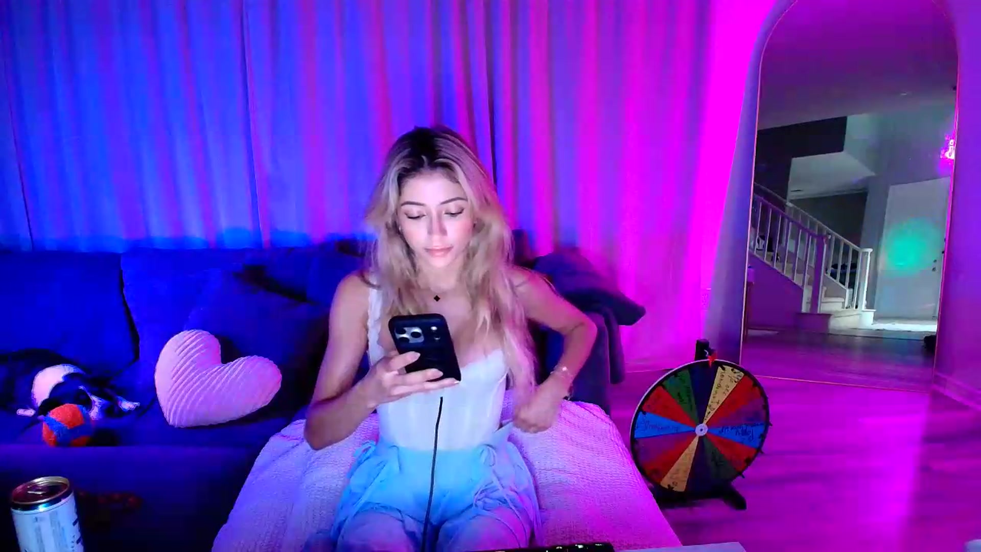 Gallery image thumbnail from kaydolll's myfreecams stream on, 07/24/2026, 04:07 image 11 of 20