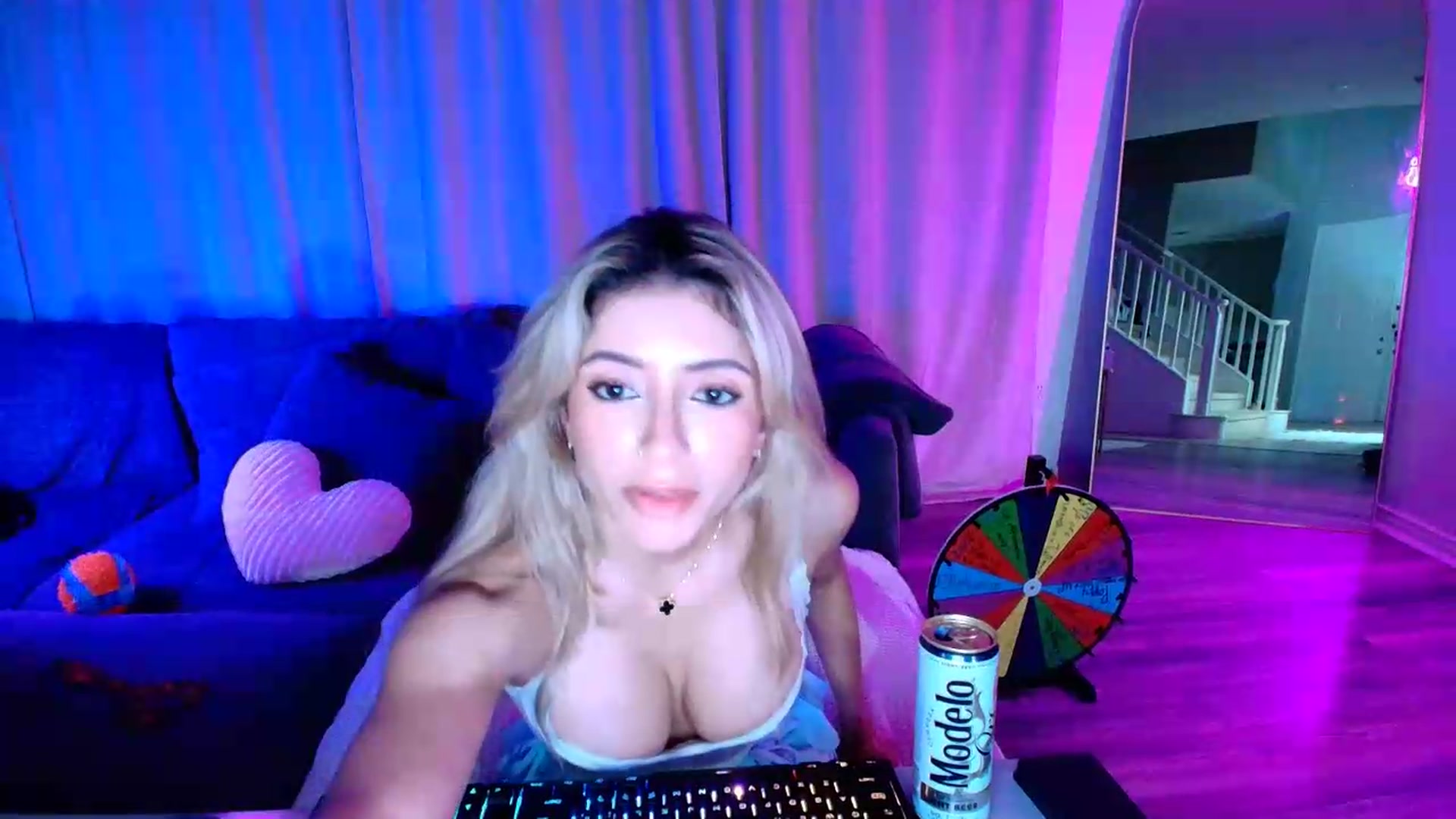 Gallery image thumbnail from kaydolll's myfreecams stream on, 07/24/2026, 06:21 image 9 of 20