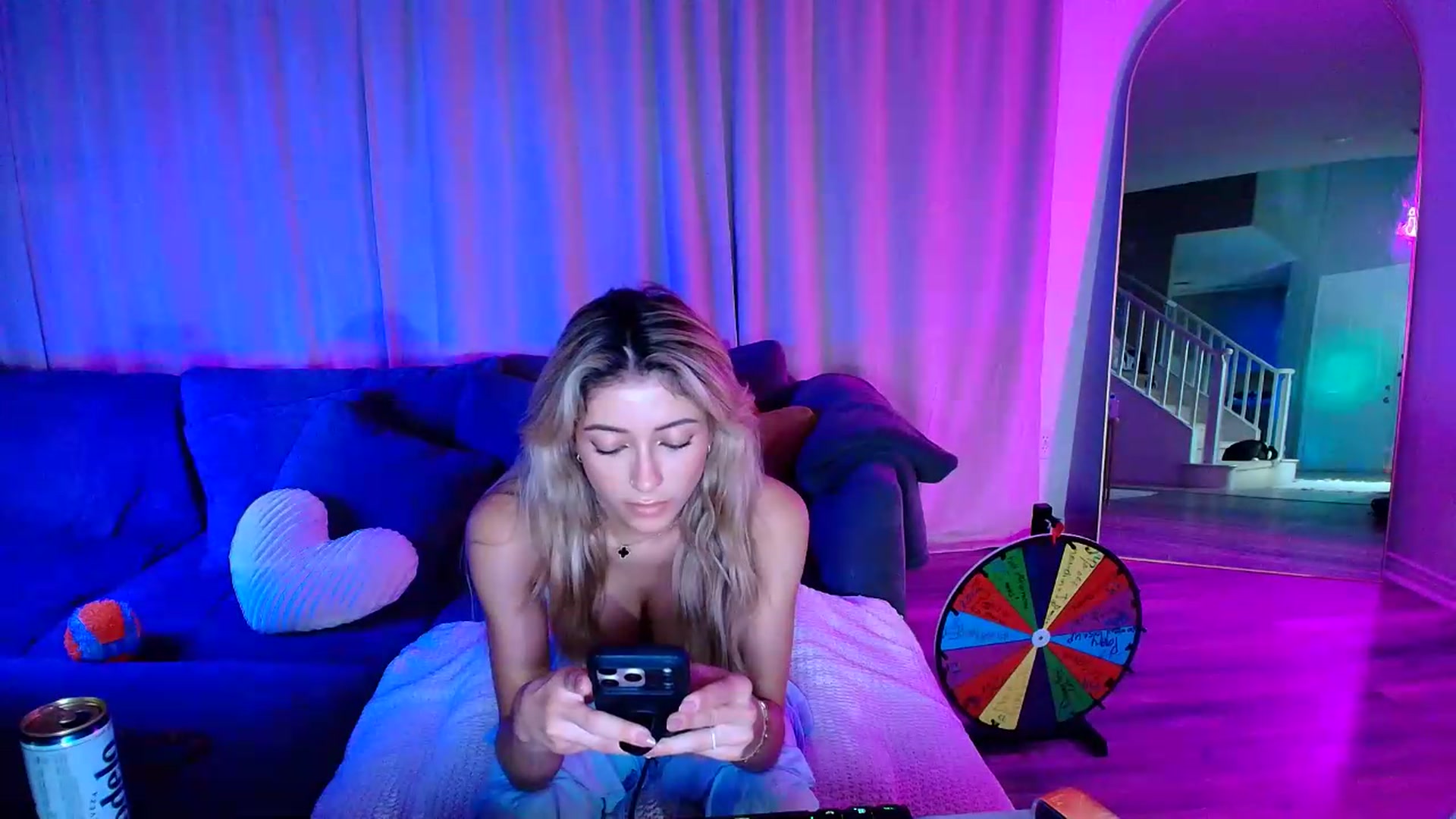 Gallery image thumbnail from kaydolll's myfreecams stream on, 07/24/2026, 06:21 image 2 of 20