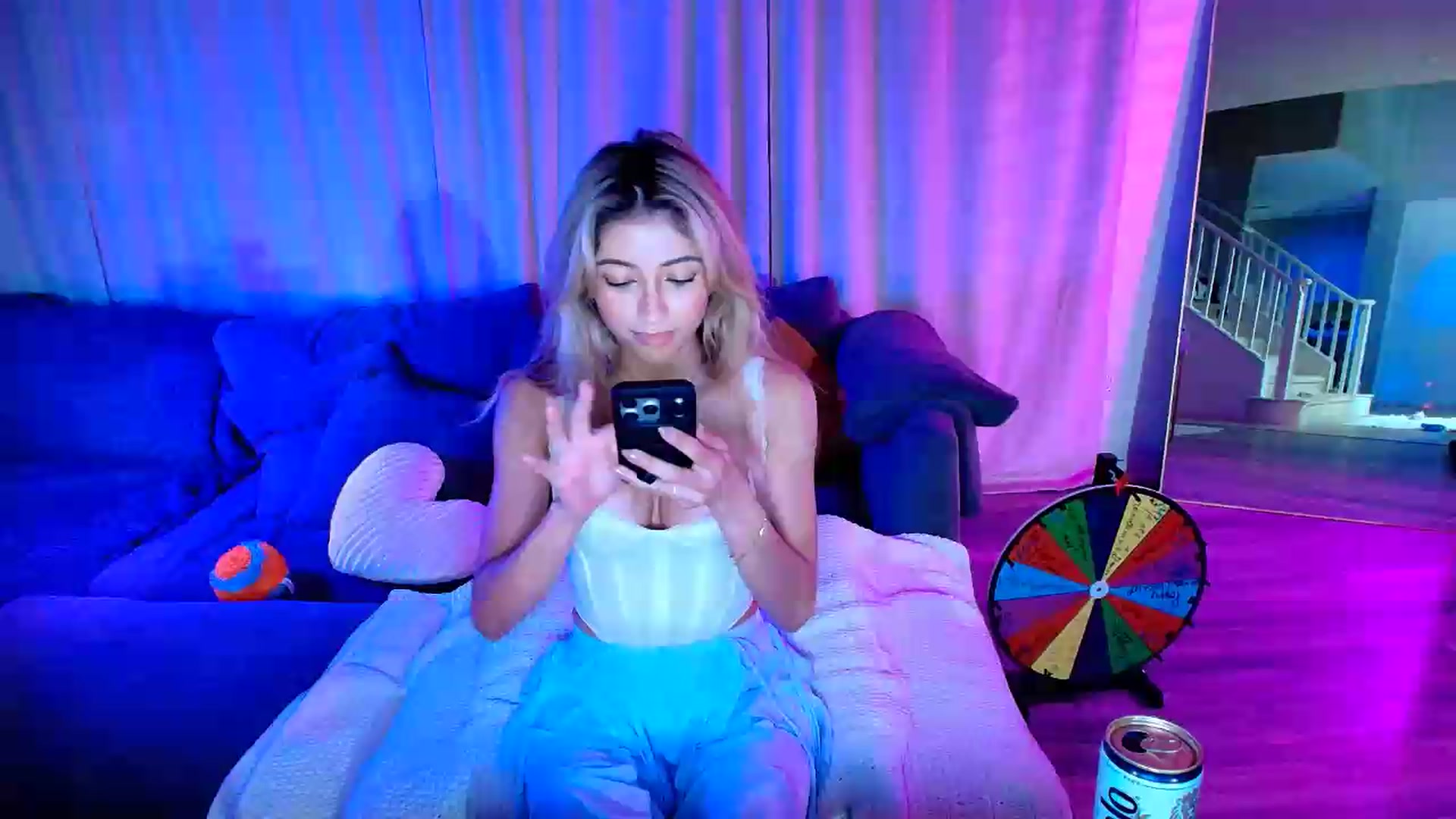 Gallery image thumbnail from kaydolll's myfreecams stream on, 07/24/2026, 09:15 image 1 of 20