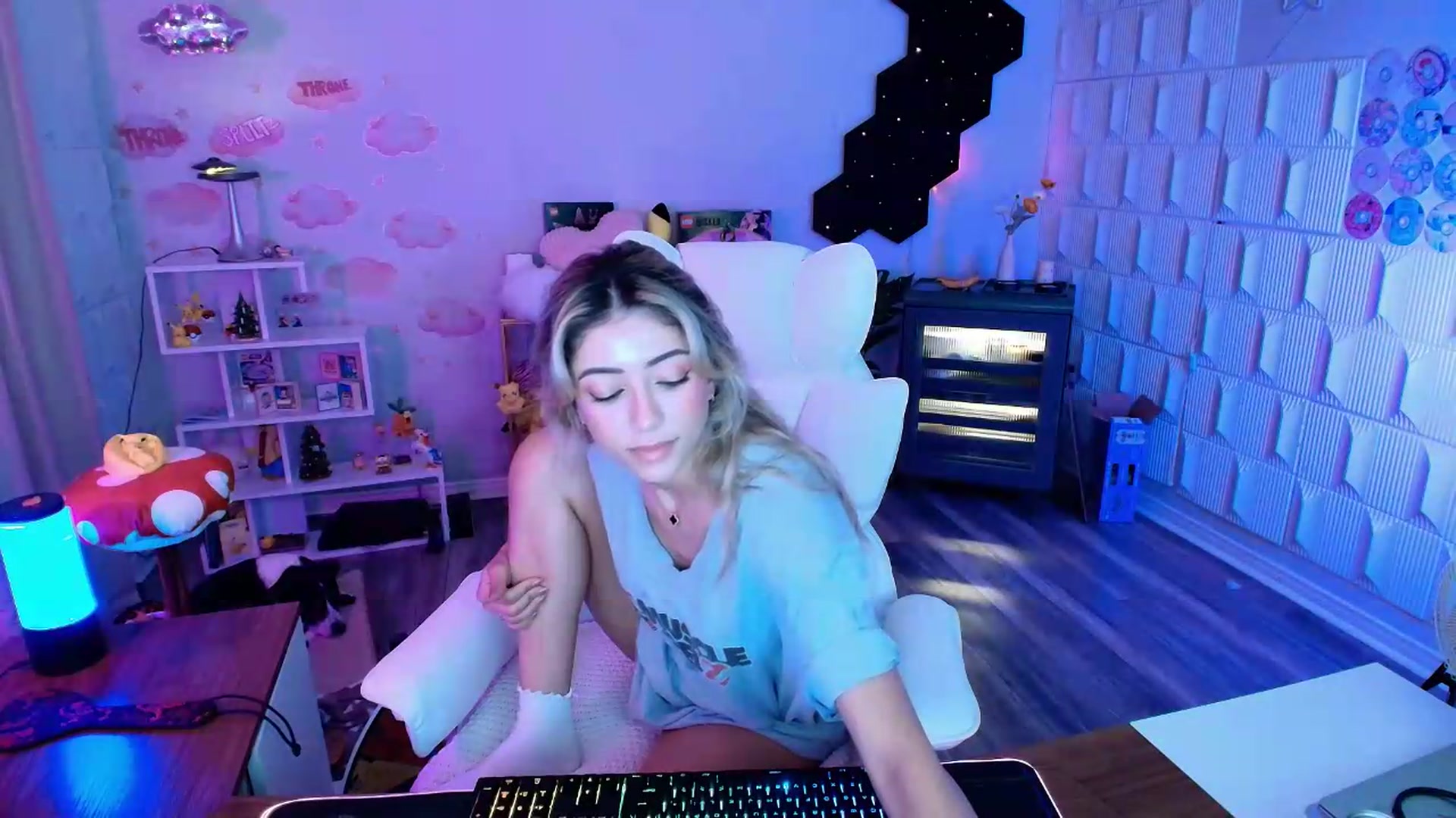 Gallery image thumbnail from kaydolll's myfreecams stream on, 07/29/2026, 05:31 image 20 of 20