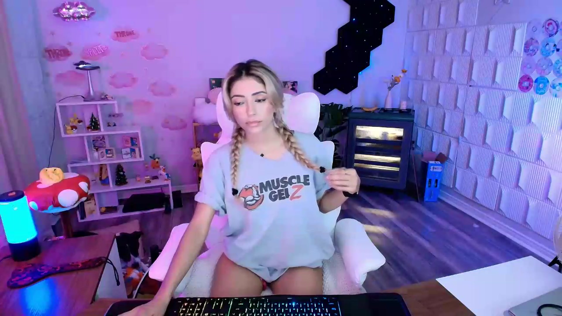 Gallery image thumbnail from kaydolll's myfreecams stream on, 07/29/2026, 05:31 image 11 of 20