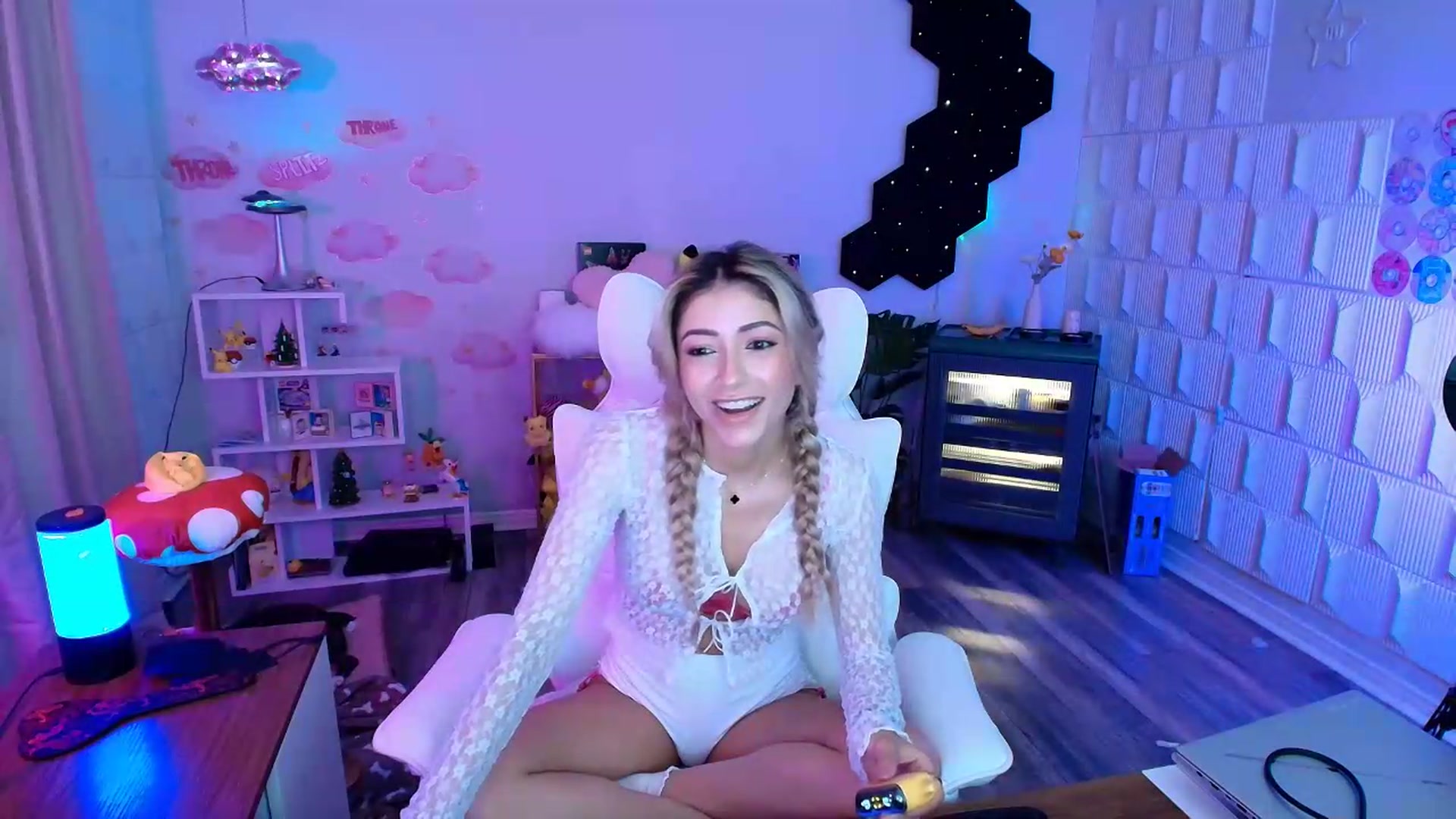 Gallery image thumbnail from kaydolll's myfreecams stream on, 07/29/2026, 05:31 image 2 of 20