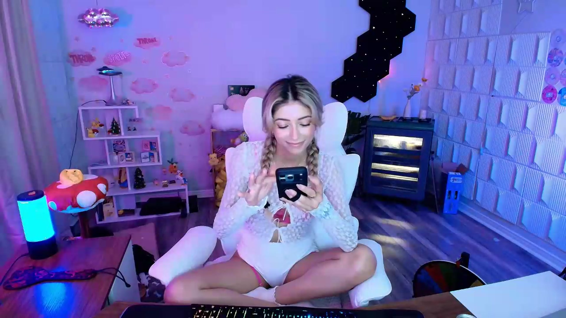 Gallery image thumbnail from kaydolll's myfreecams stream on, 07/29/2026, 05:31 image 7 of 20