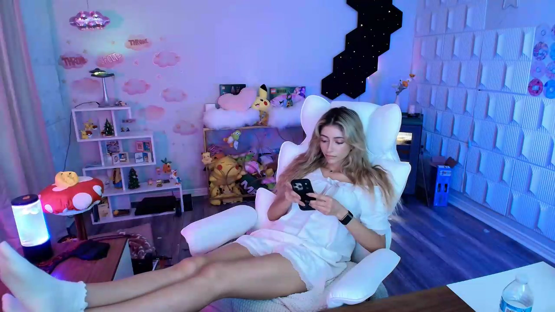 Gallery image thumbnail from kaydolll's myfreecams stream on, 07/30/2026, 02:26 image 4 of 20