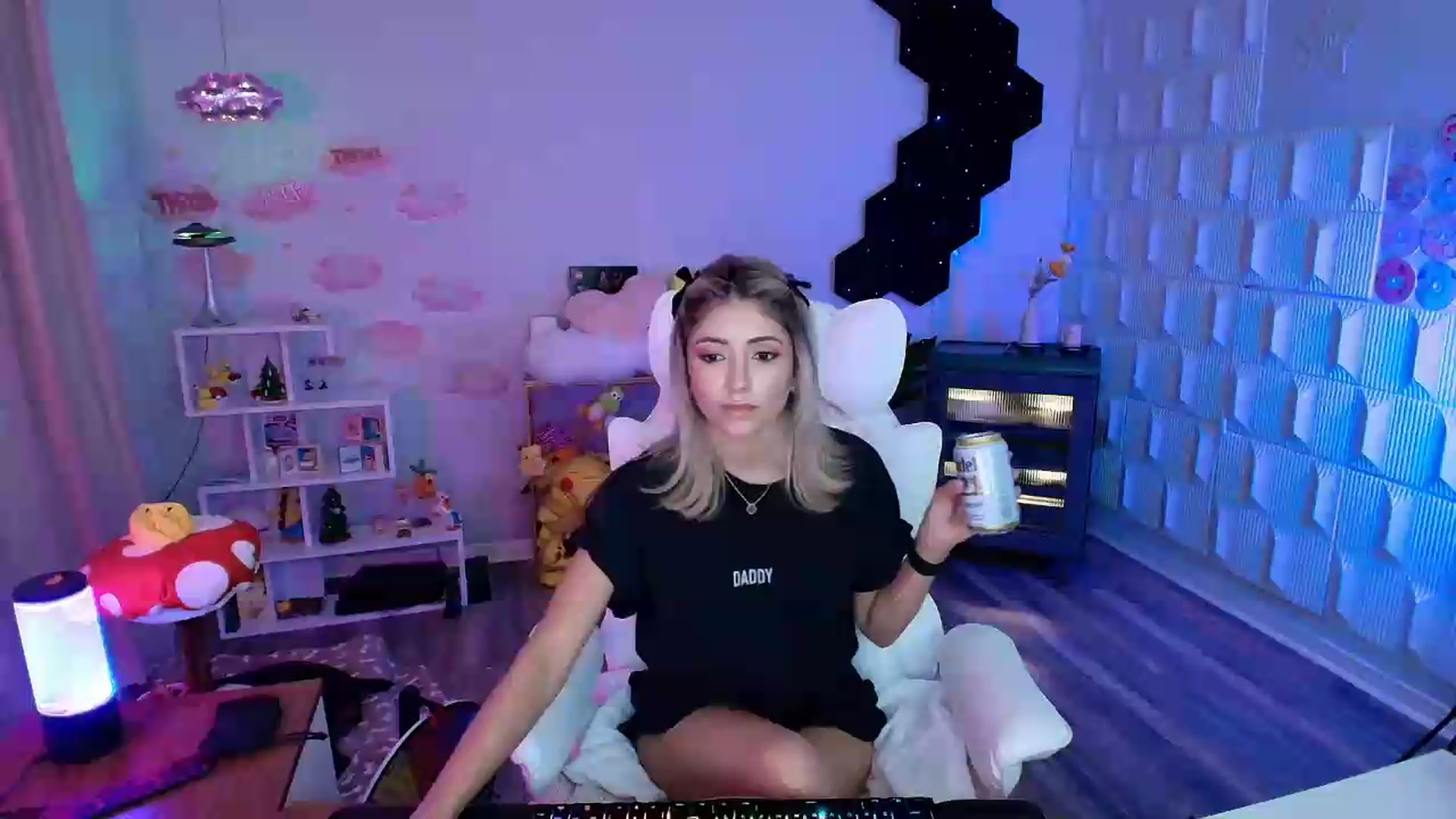 Gallery image thumbnail from kaydolll's myfreecams stream on, 08/08/2026, 07:40 image 3 of 20