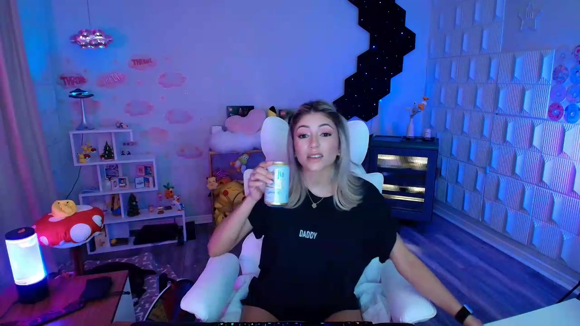 Gallery image thumbnail from kaydolll's myfreecams stream on, 08/08/2026, 07:40 image 4 of 20