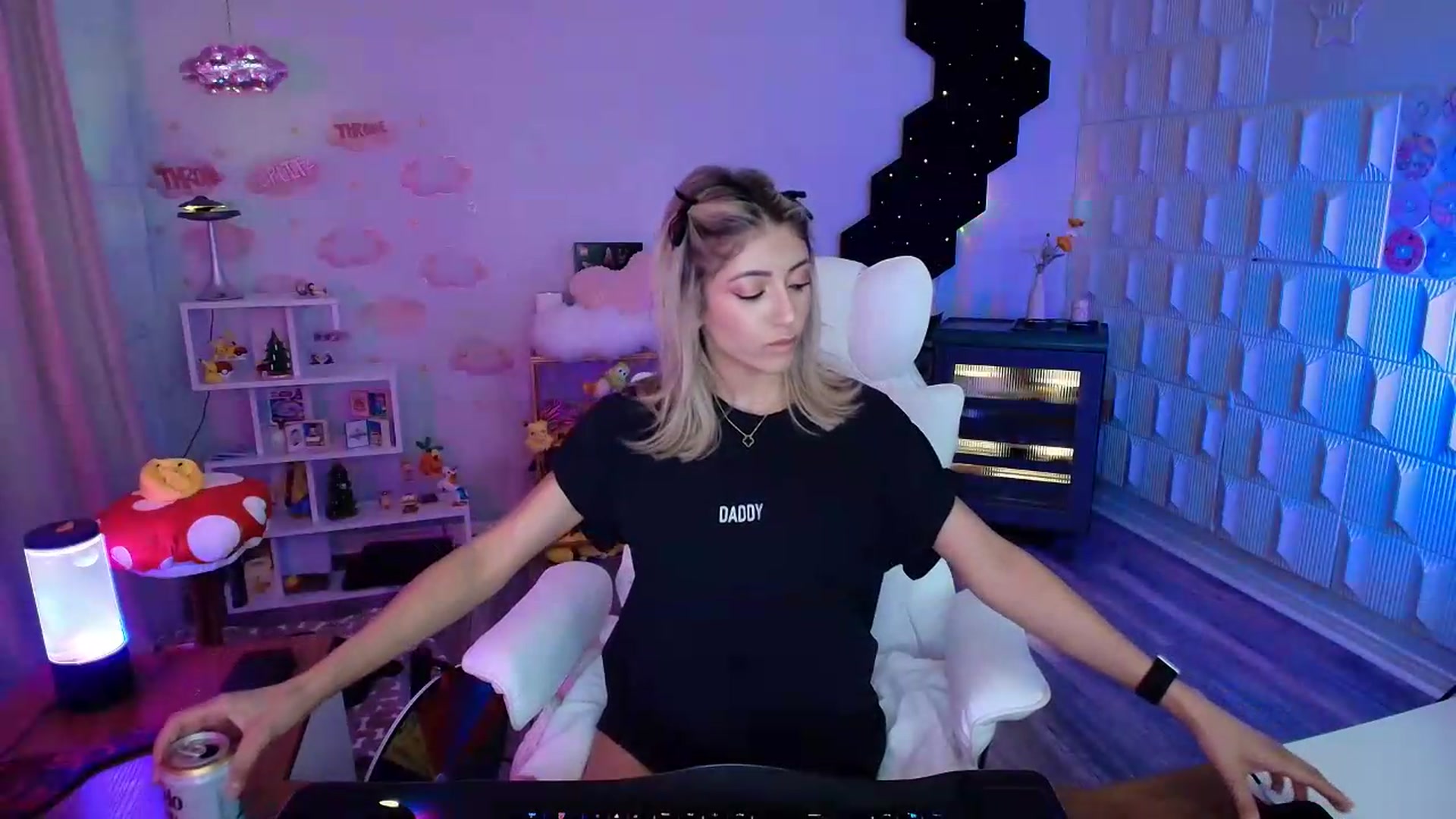 Gallery image thumbnail from kaydolll's myfreecams stream on, 08/08/2026, 07:40 image 2 of 20