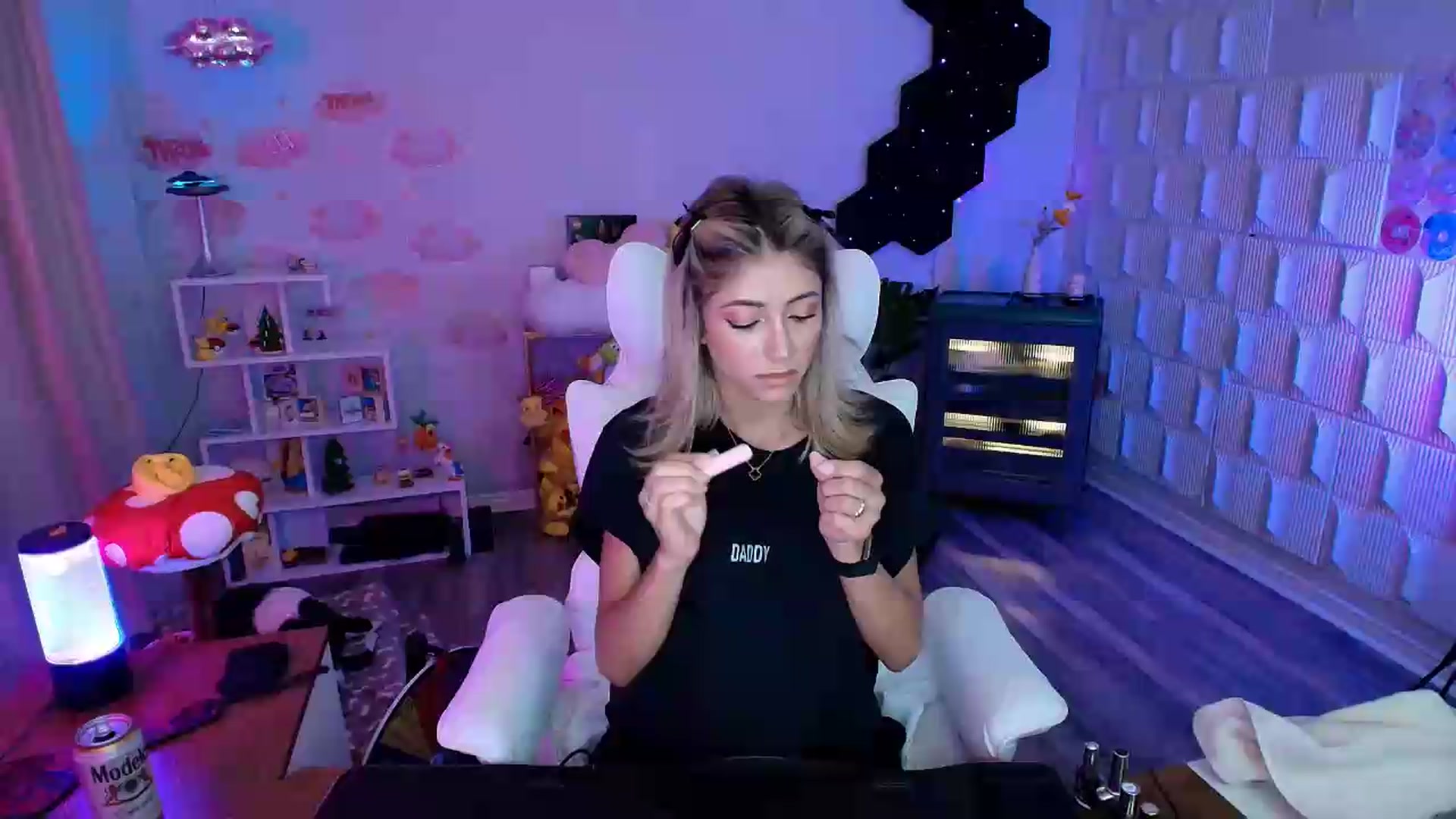 Gallery image thumbnail from kaydolll's myfreecams stream on, 08/08/2026, 07:40 image 9 of 20