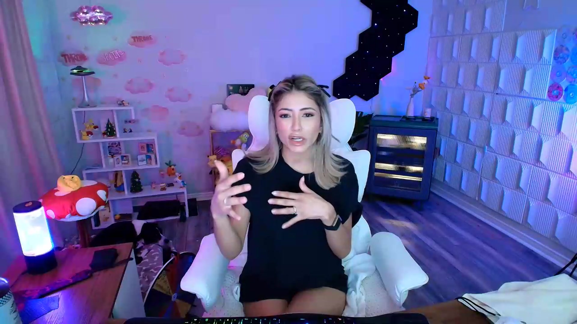 Gallery image thumbnail from kaydolll's myfreecams stream on, 08/08/2026, 07:40 image 20 of 20