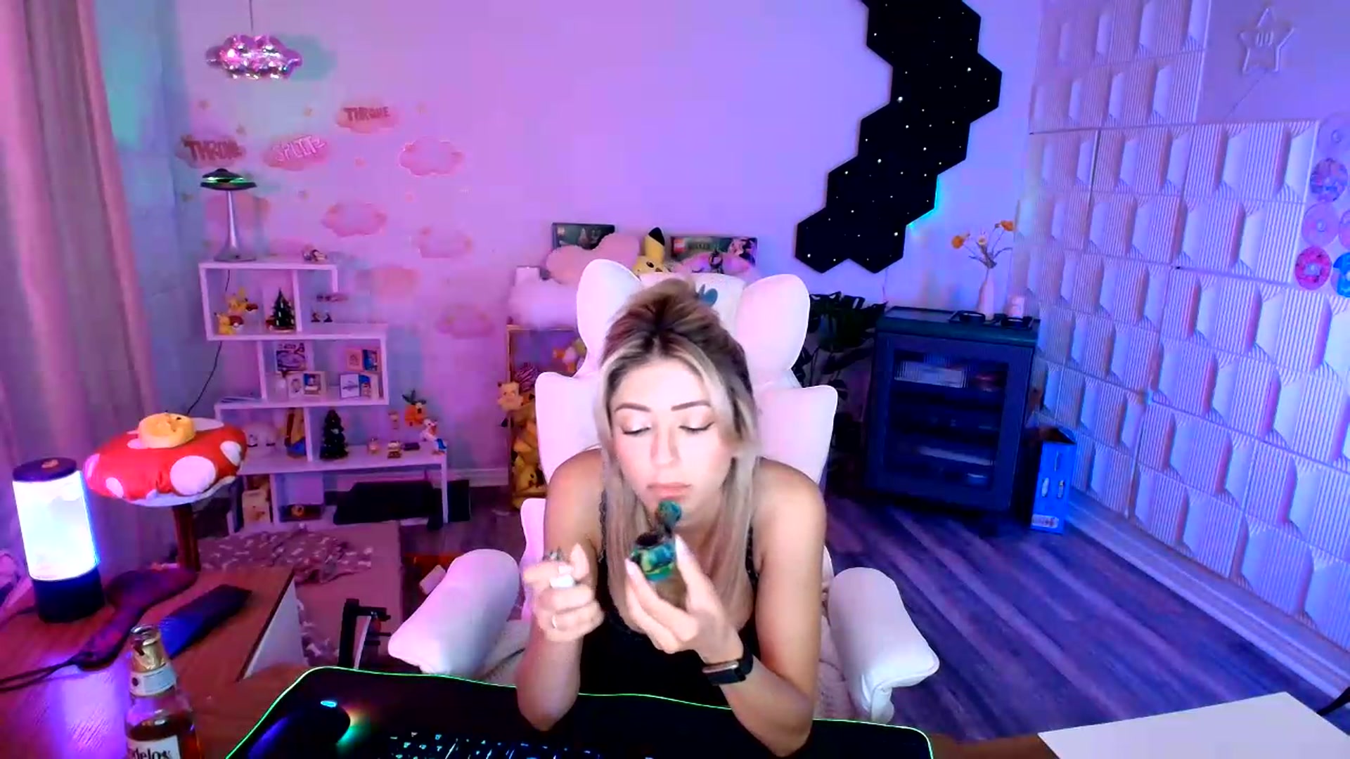 Gallery image thumbnail from kaydolll's myfreecams stream on, 08/27/2026, 08:29 image 9 of 20