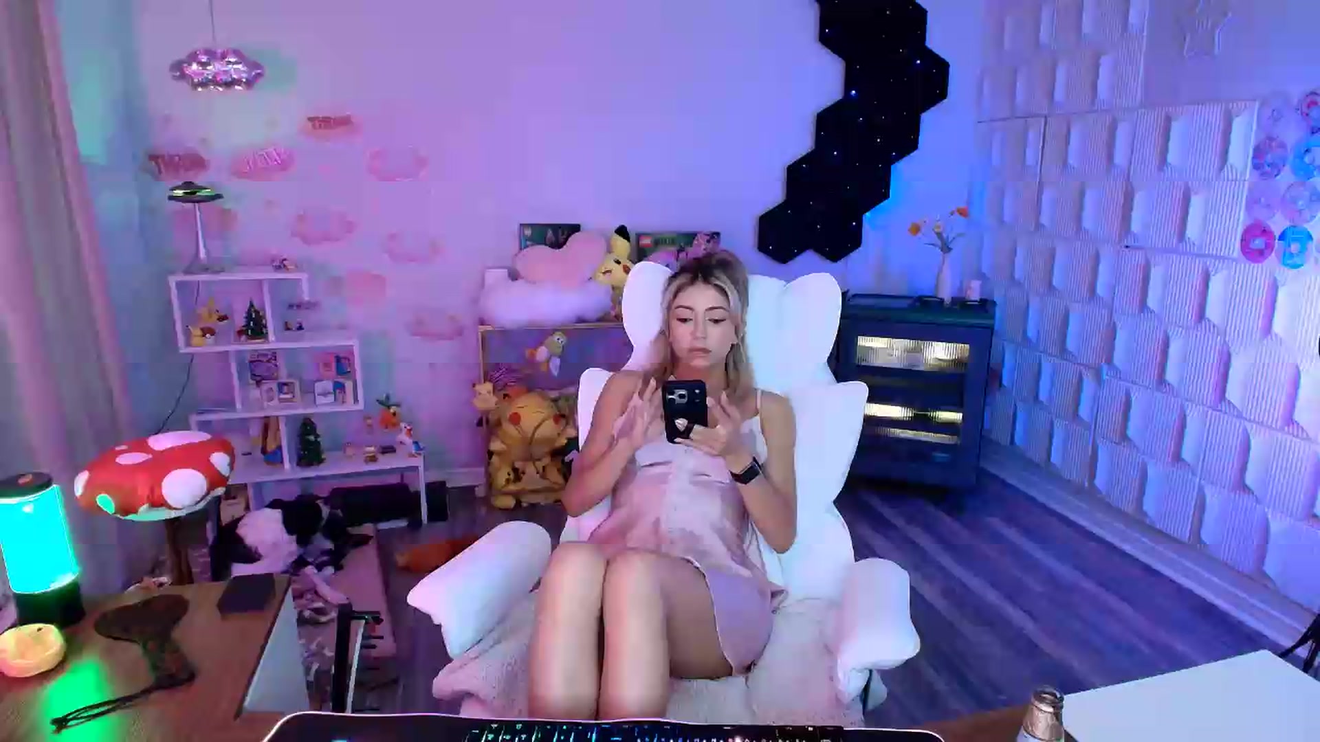 Gallery image thumbnail from kaydolll's myfreecams stream on, 08/28/2026, 07:58 image 1 of 20