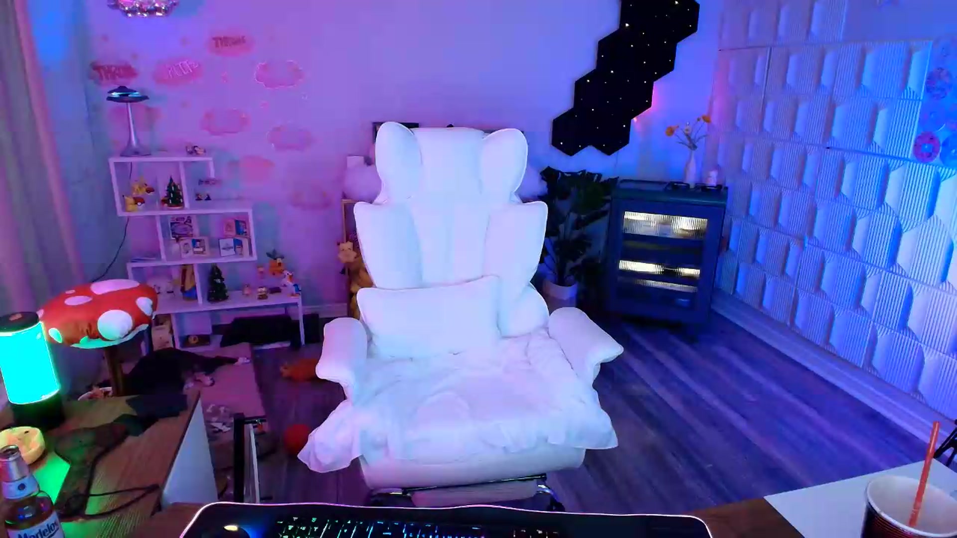 Gallery image thumbnail from kaydolll's myfreecams stream on, 08/29/2026, 09:51 image 8 of 20