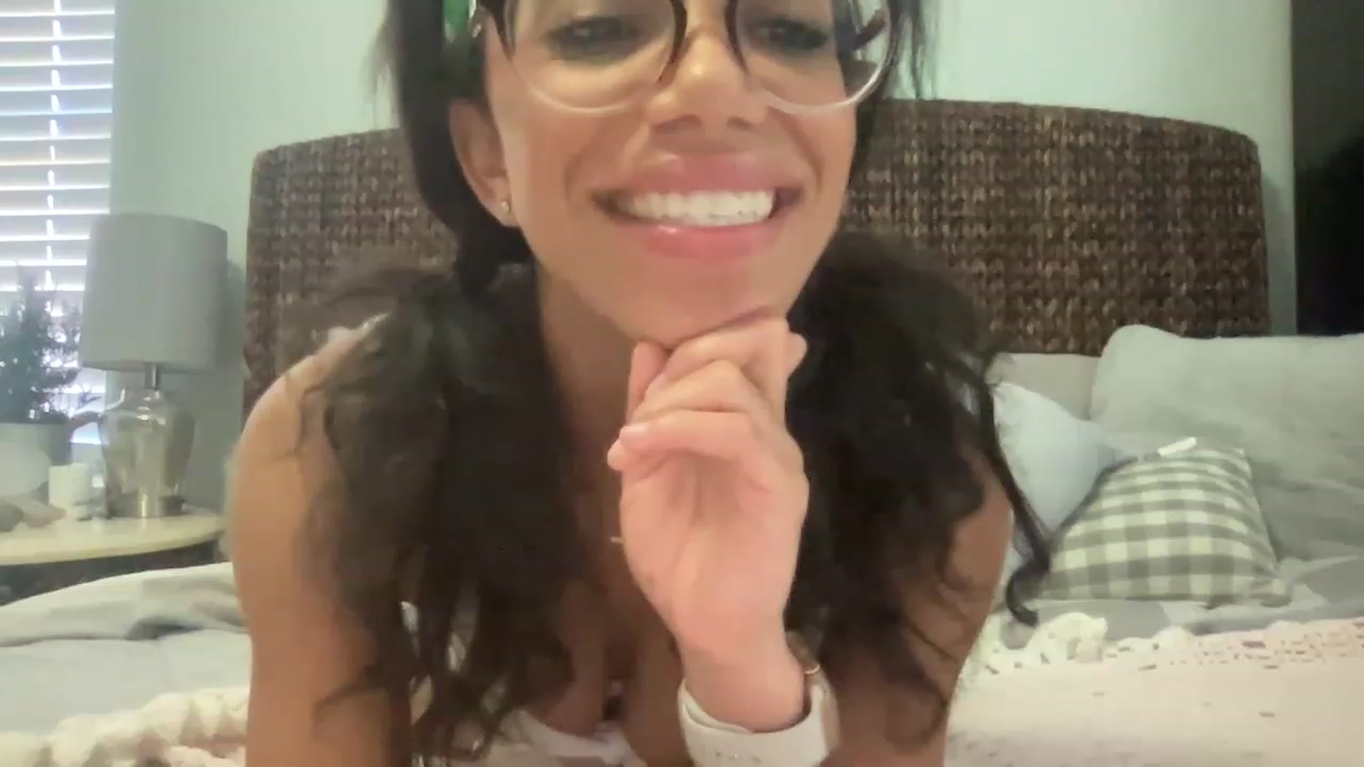 Gallery image thumbnail from kayleemarlee_'s myfreecams stream on, 03/14/2023, 16:52 image 6 of 20