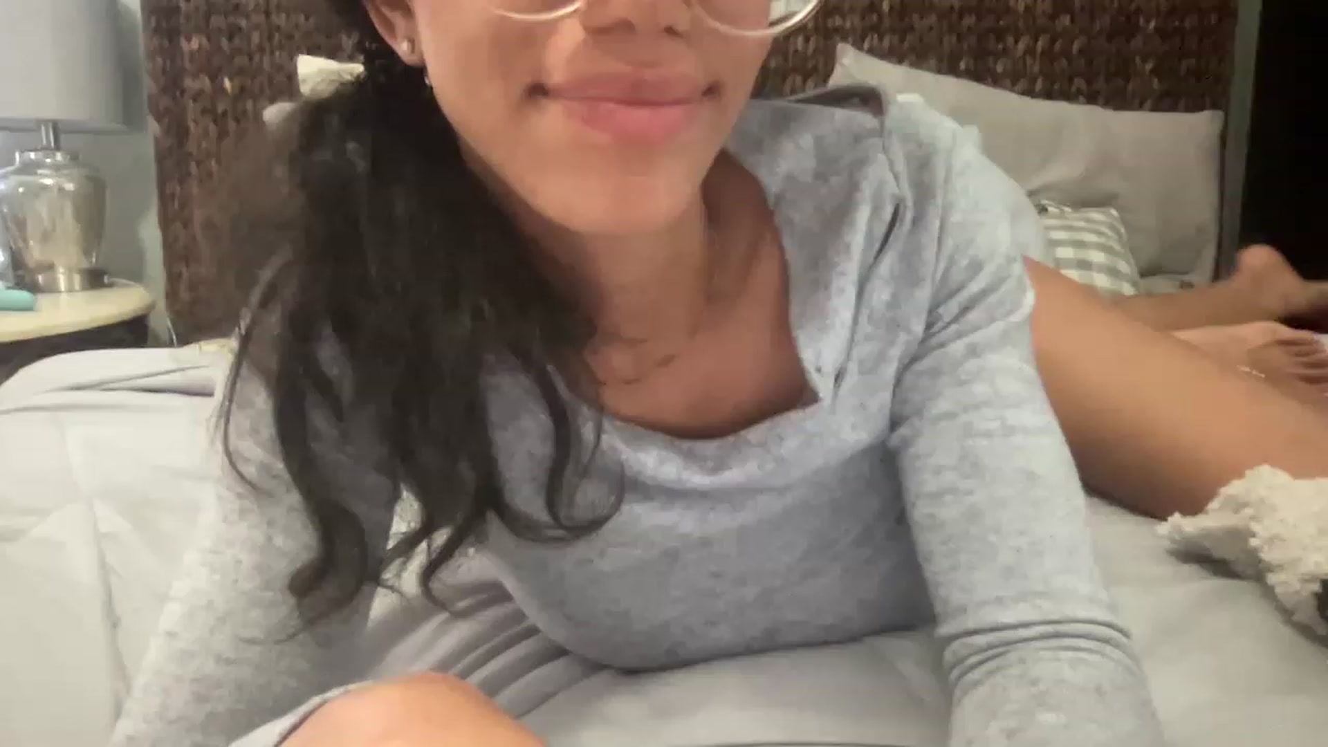 Gallery image thumbnail from kayleemarlee_'s myfreecams stream on, 03/16/2023, 18:37 image 4 of 20