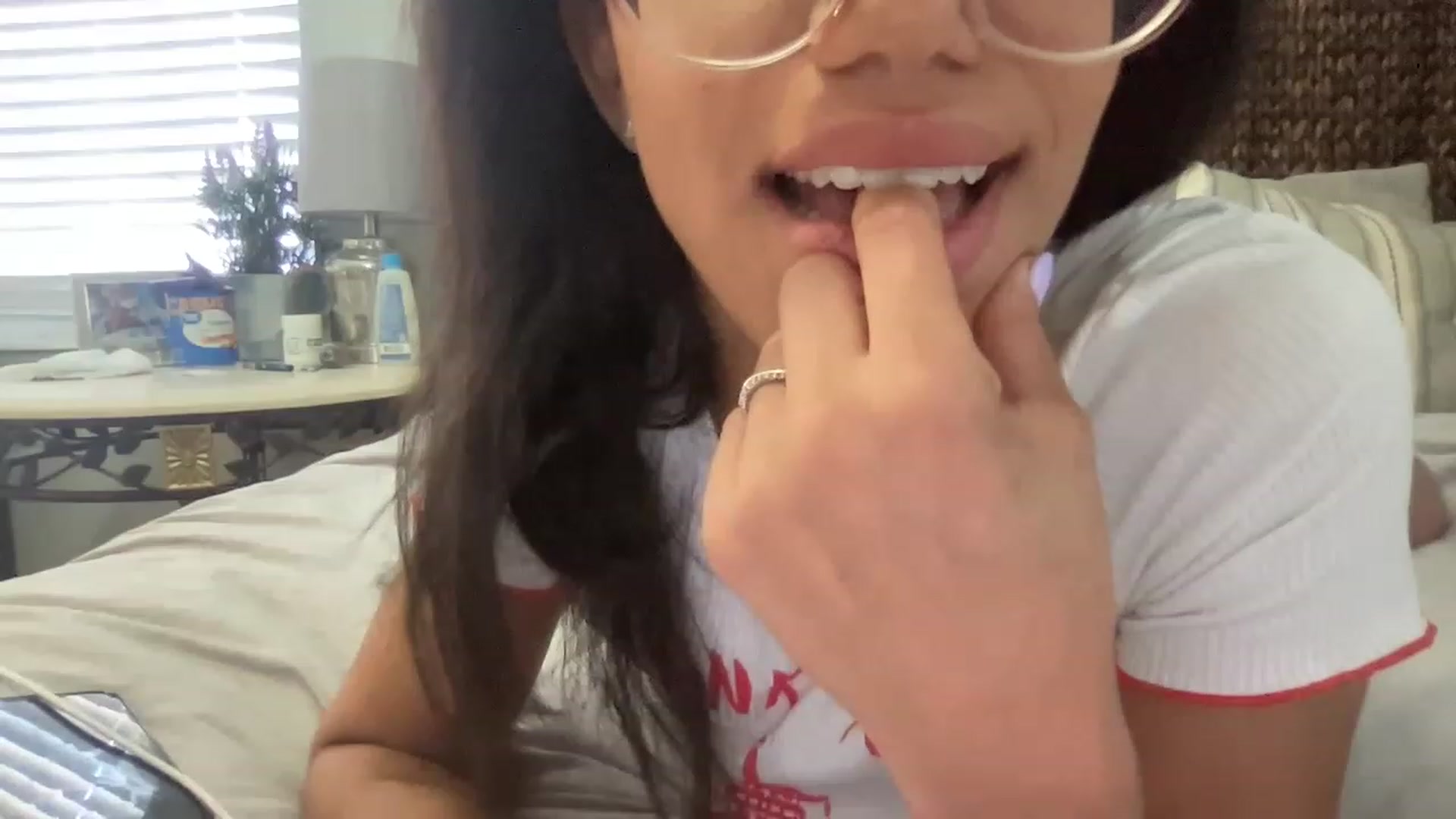 Gallery image thumbnail from kayleemarlee_'s myfreecams stream on, 03/21/2023, 16:56 image 7 of 20