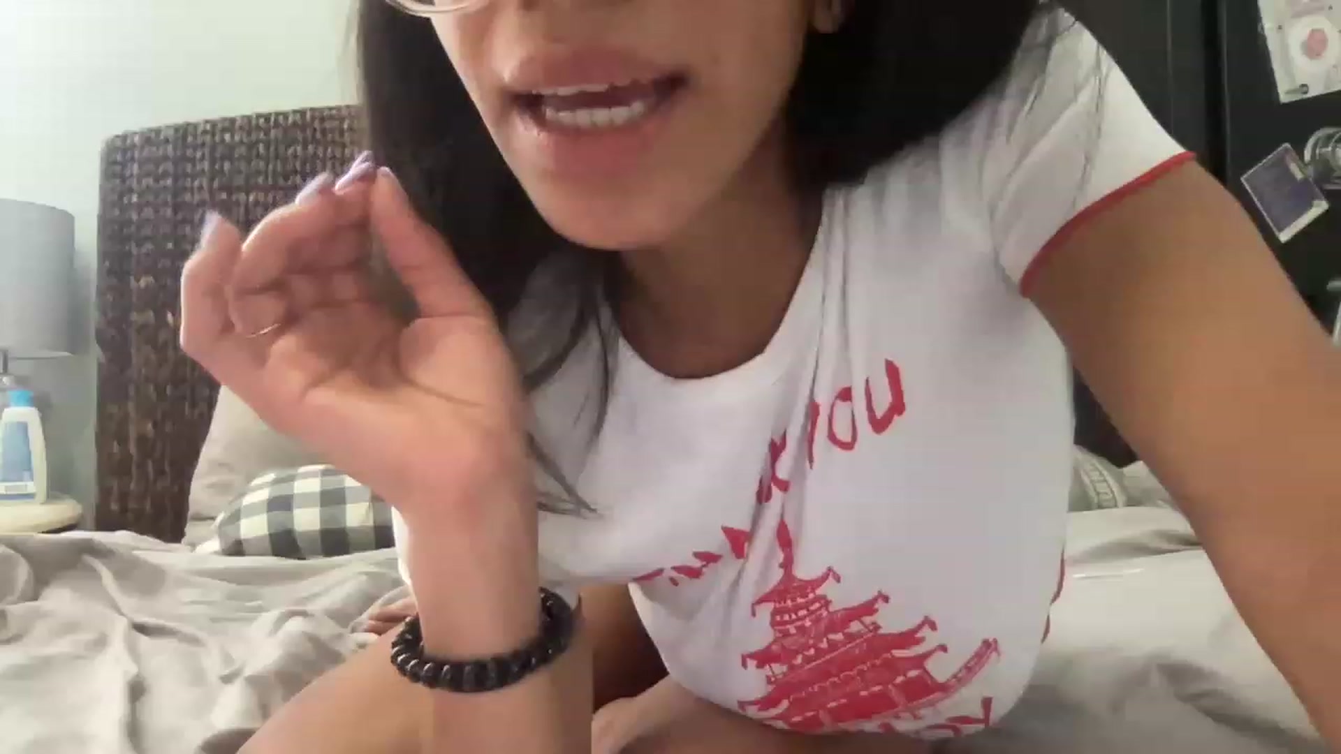 Gallery image thumbnail from kayleemarlee_'s myfreecams stream on, 03/21/2023, 18:46 image 18 of 20