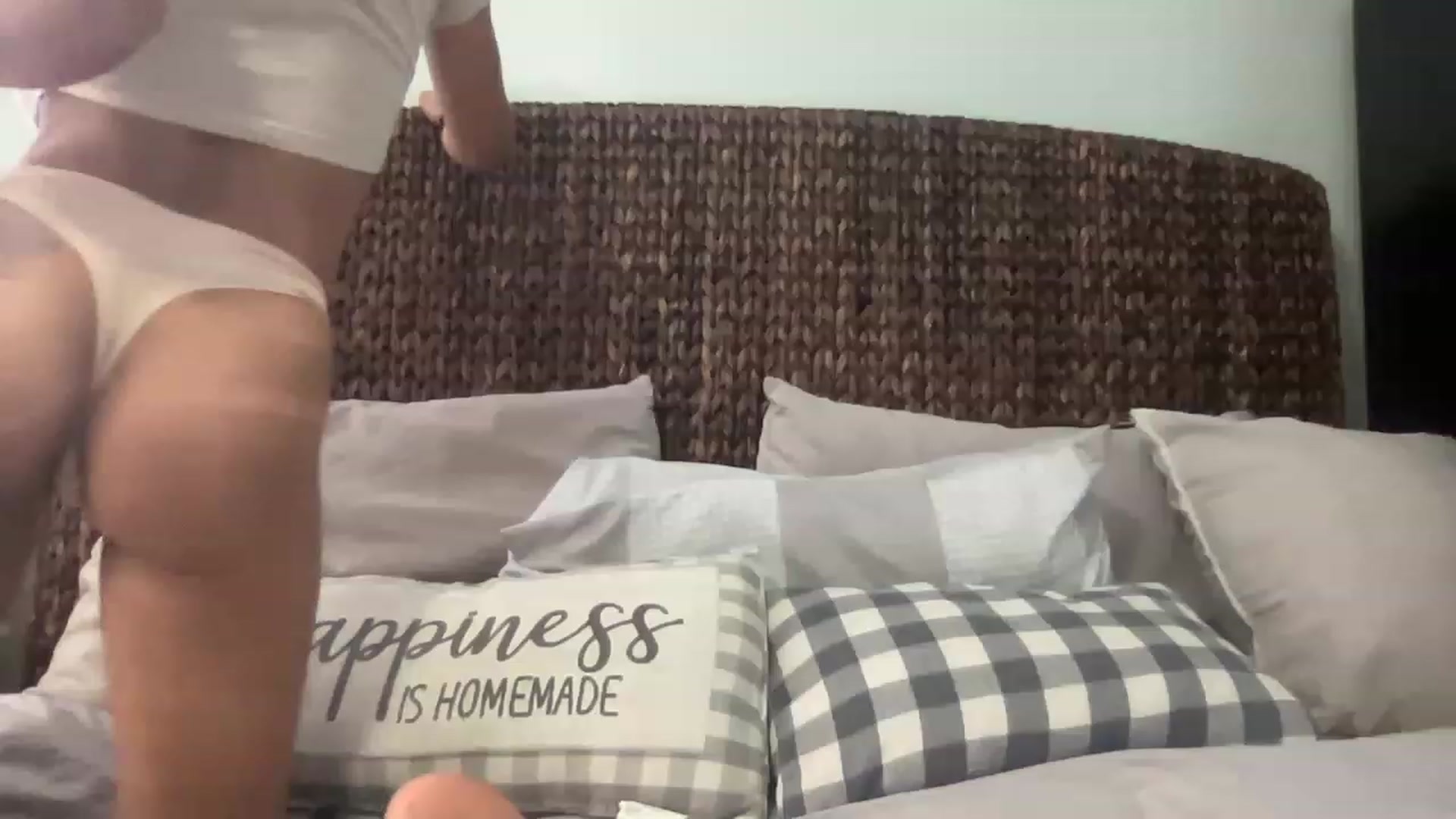 Gallery image thumbnail from kayleemarlee_'s myfreecams stream on, 03/24/2023, 15:51 image 6 of 20