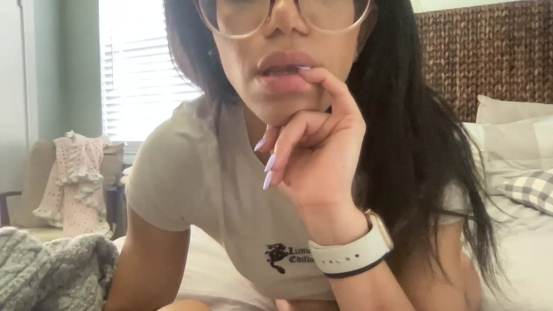 Gallery image thumbnail from kayleemarlee_'s myfreecams stream on, 03/24/2023, 16:16 image 14 of 20