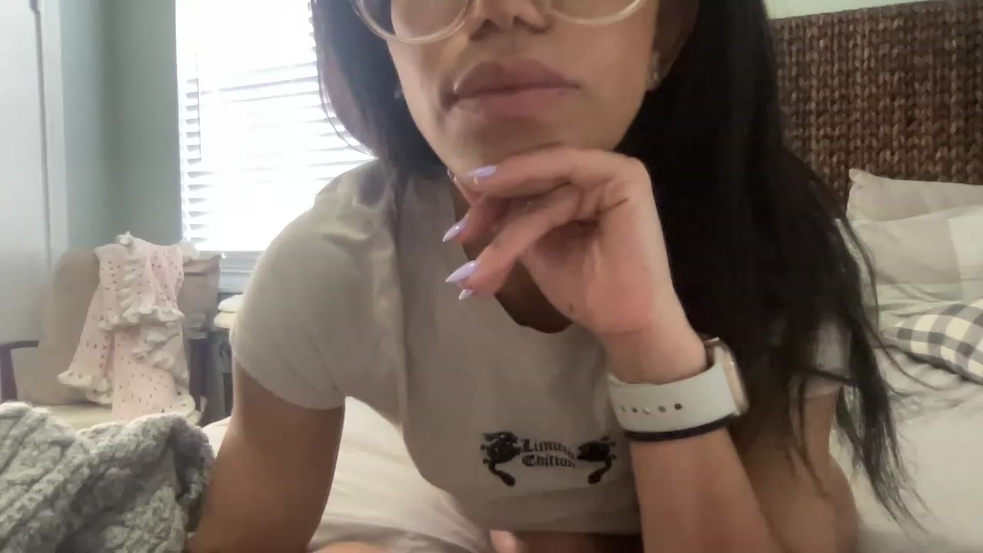 Gallery image thumbnail from kayleemarlee_'s myfreecams stream on, 03/24/2023, 16:16 image 13 of 20