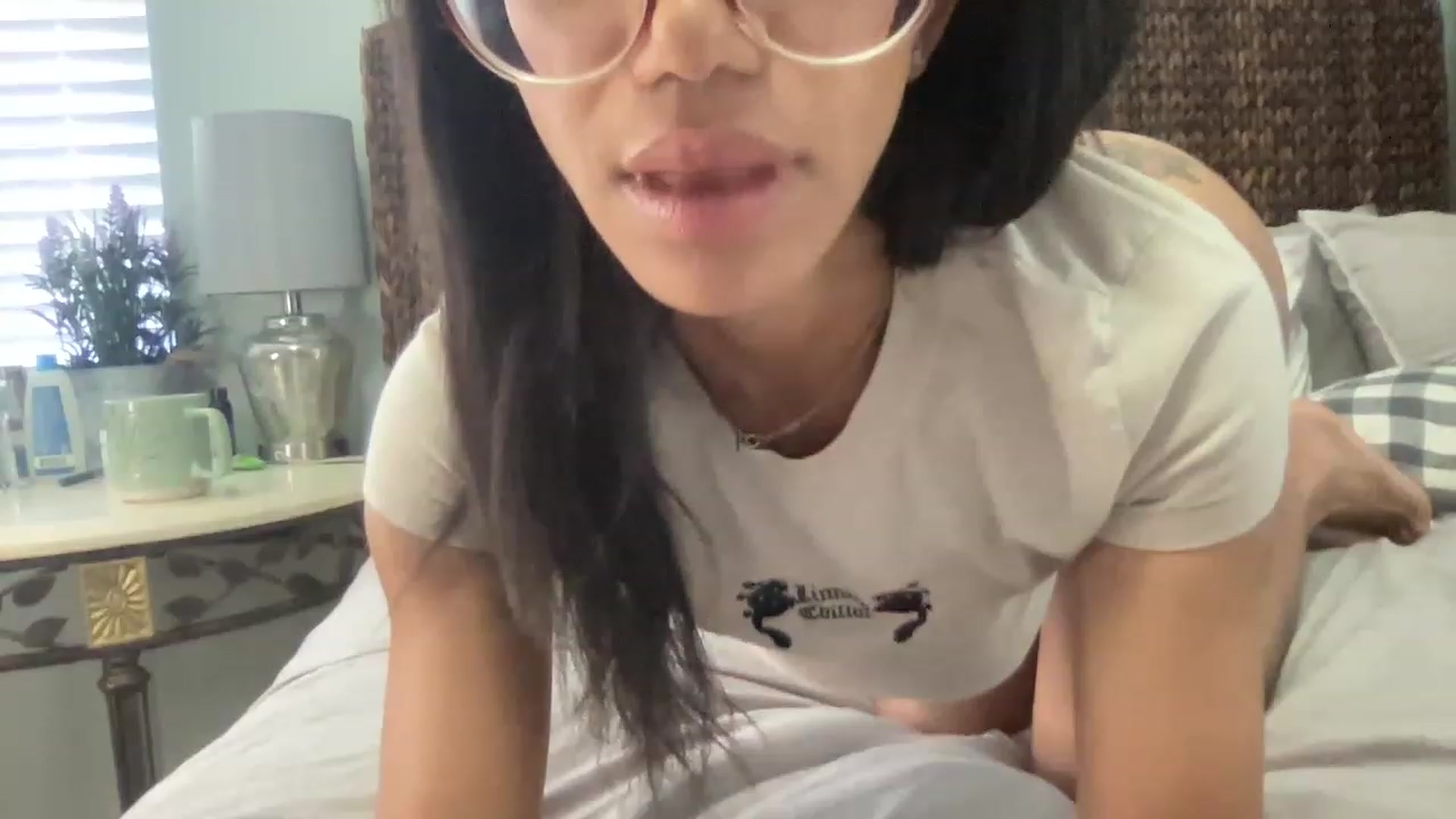 Gallery image thumbnail from kayleemarlee_'s myfreecams stream on, 03/24/2023, 18:02 image 9 of 20