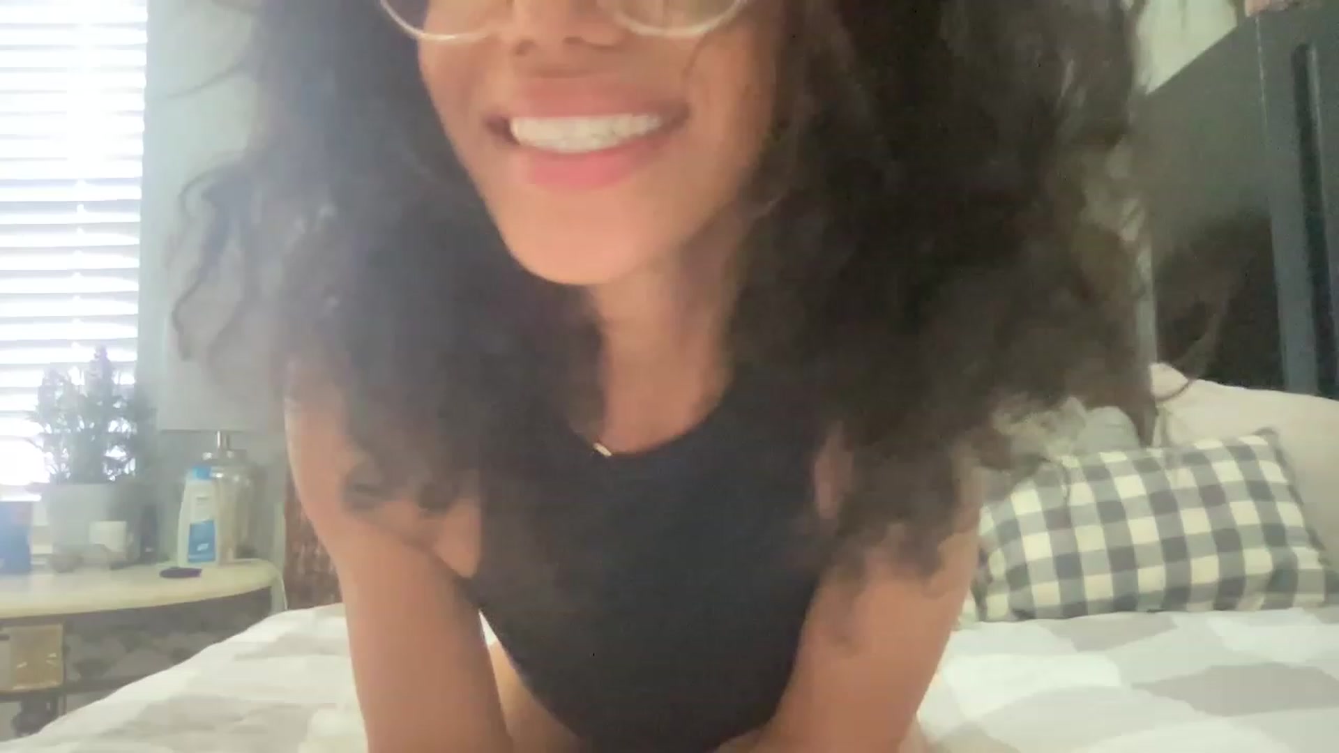 Gallery image thumbnail from kayleemarlee_'s myfreecams stream on, 03/29/2023, 15:05 image 20 of 20