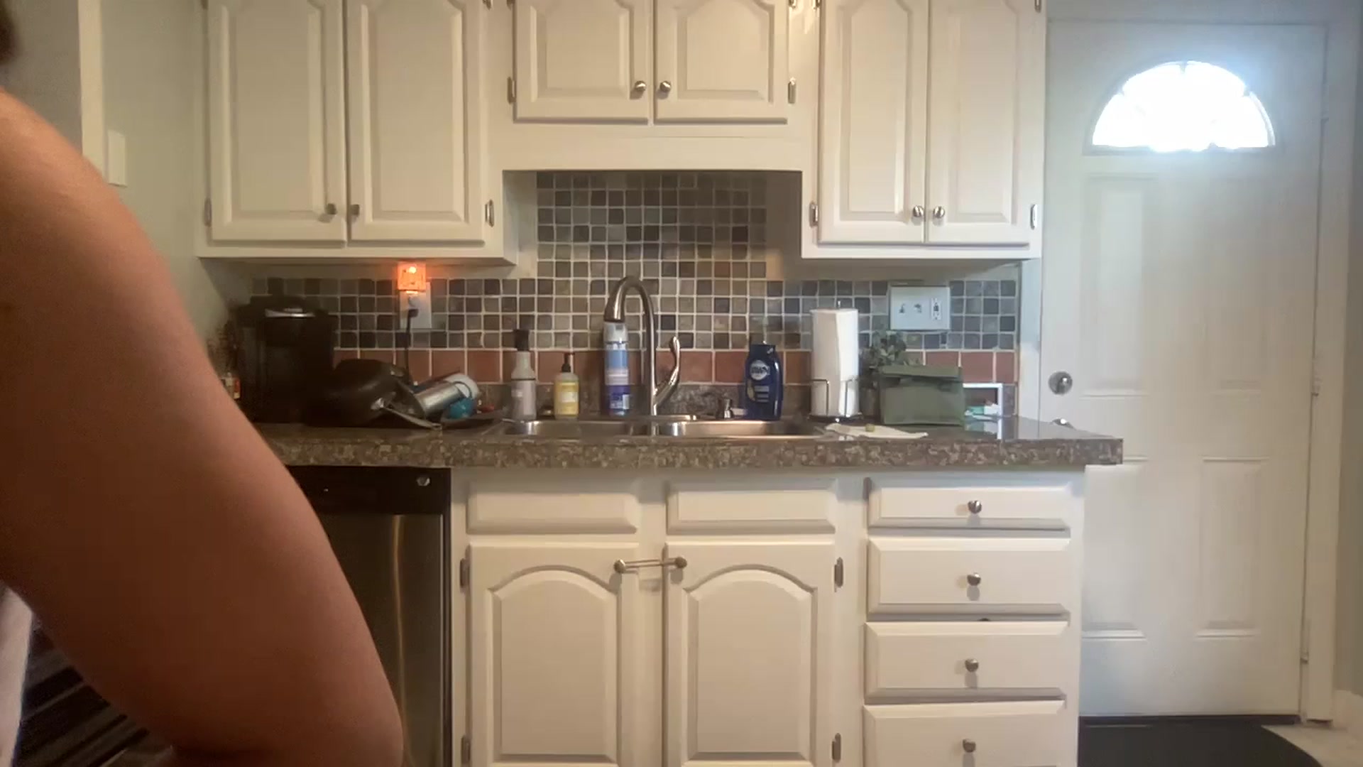 Gallery image thumbnail from kayleemarlee_'s myfreecams stream on, 03/29/2023, 17:08 image 14 of 20