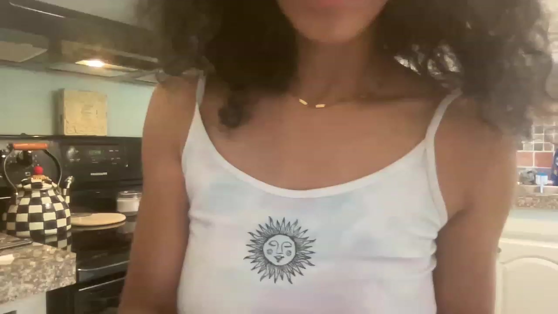 Gallery image thumbnail from kayleemarlee_'s myfreecams stream on, 03/29/2023, 18:11 image 12 of 20