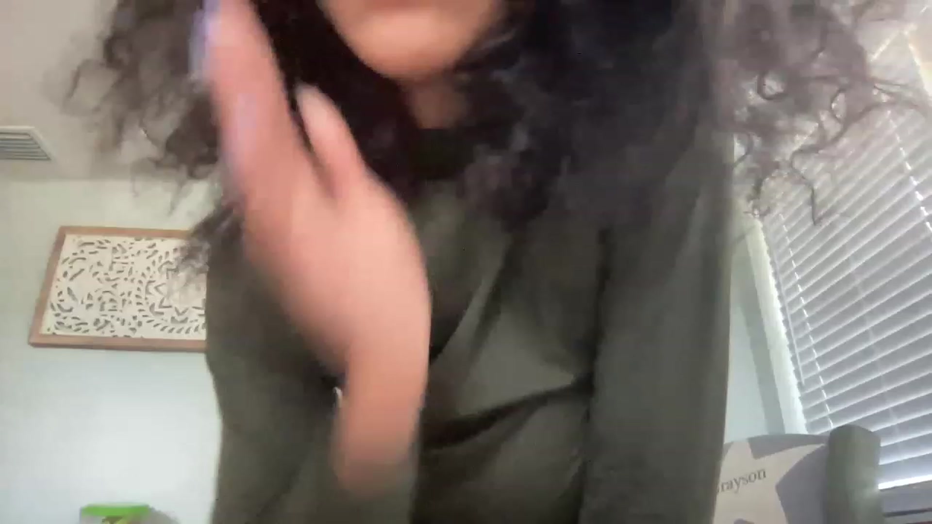 Gallery image thumbnail from kayleemarlee_'s myfreecams stream on, 03/30/2023, 18:32 image 8 of 20